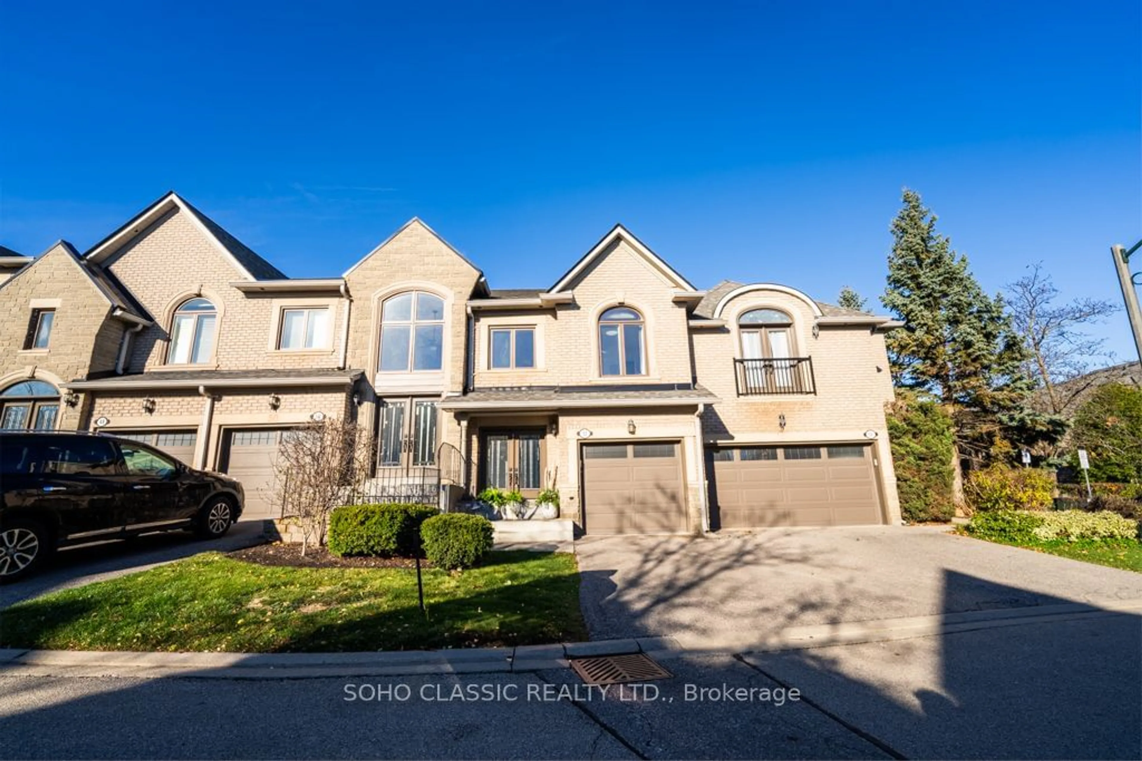 A pic from exterior of the house or condo, the street view for 2250 Rockingham Dr #51, Oakville Ontario L6H 6J3