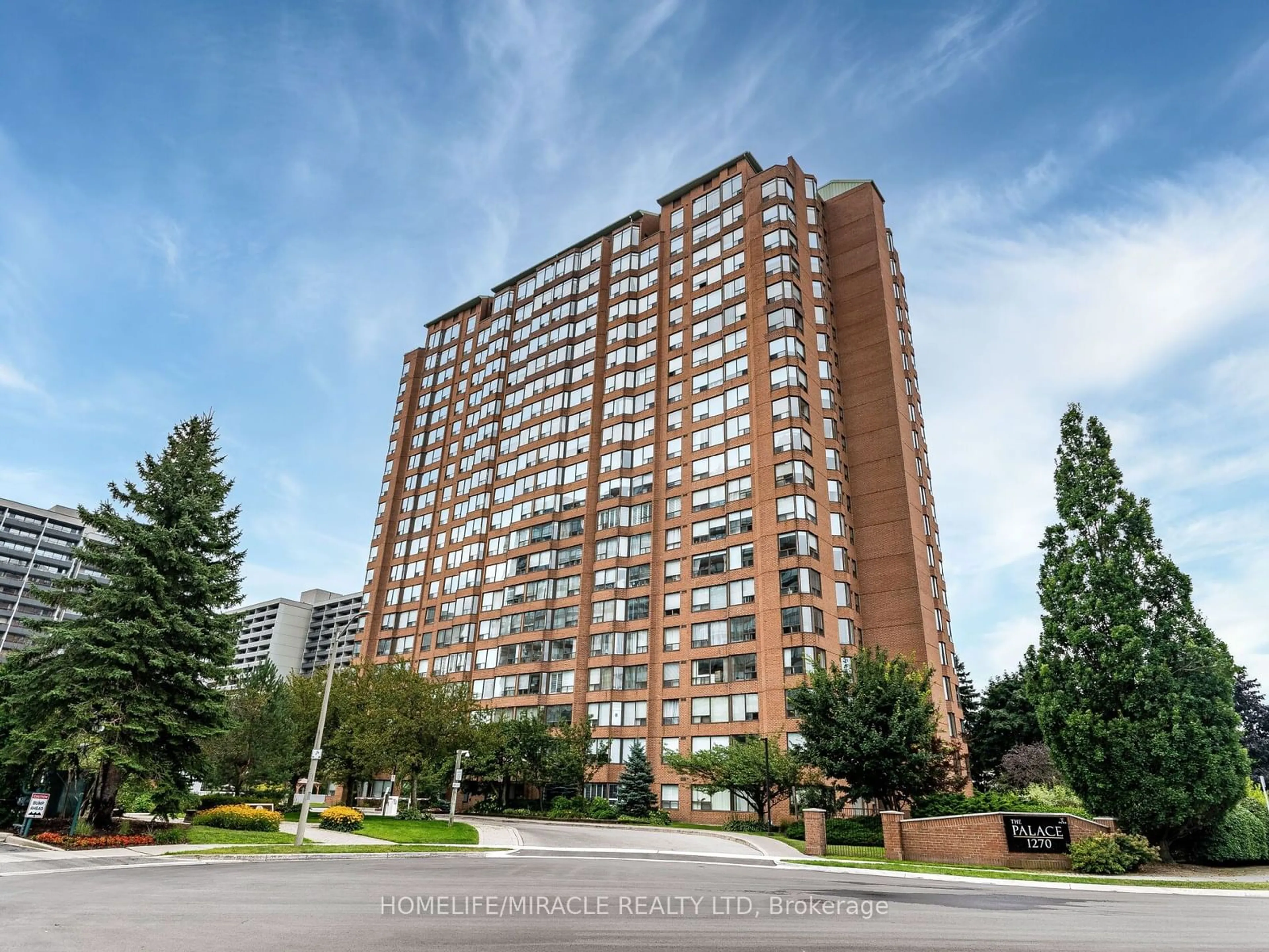 A pic from exterior of the house or condo, the front or back of building for 1270 Maple Crossing Blvd #604, Burlington Ontario L7S 2J3