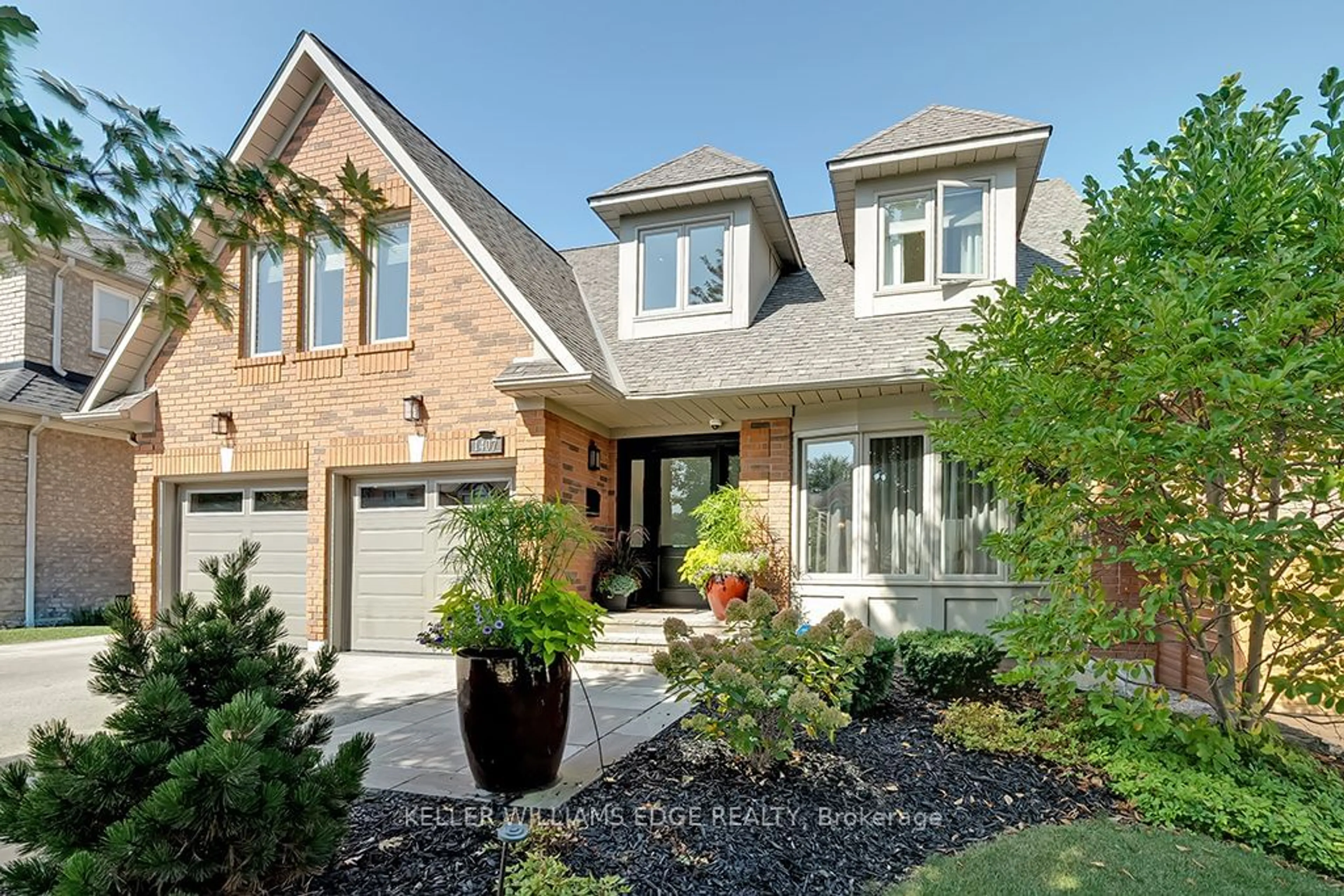 Home with brick exterior material for 1407 Bayshire Dr, Oakville Ontario L6H 6E8