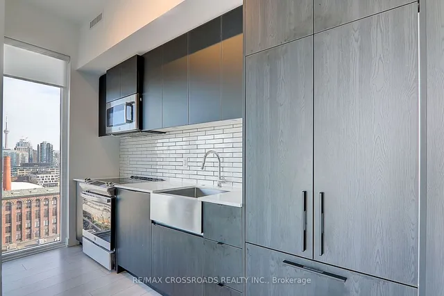 Additional property image - 270 Dufferin St Unit LPH3