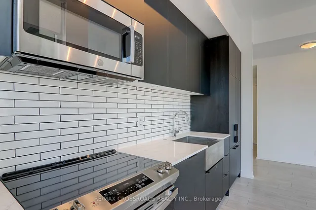 Additional property image - 270 Dufferin St Unit LPH3
