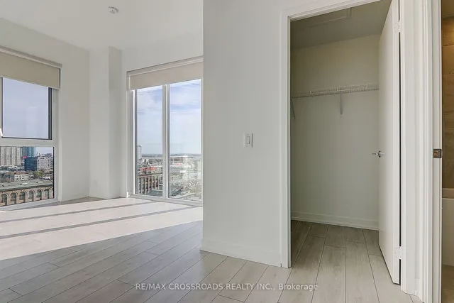 Additional property image - 270 Dufferin St Unit LPH3