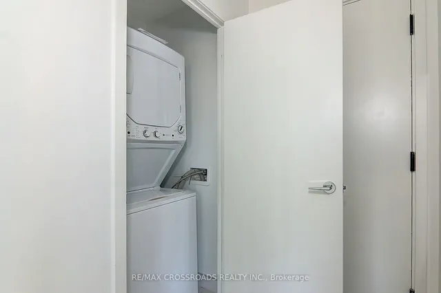 Additional property image - 270 Dufferin St Unit LPH3