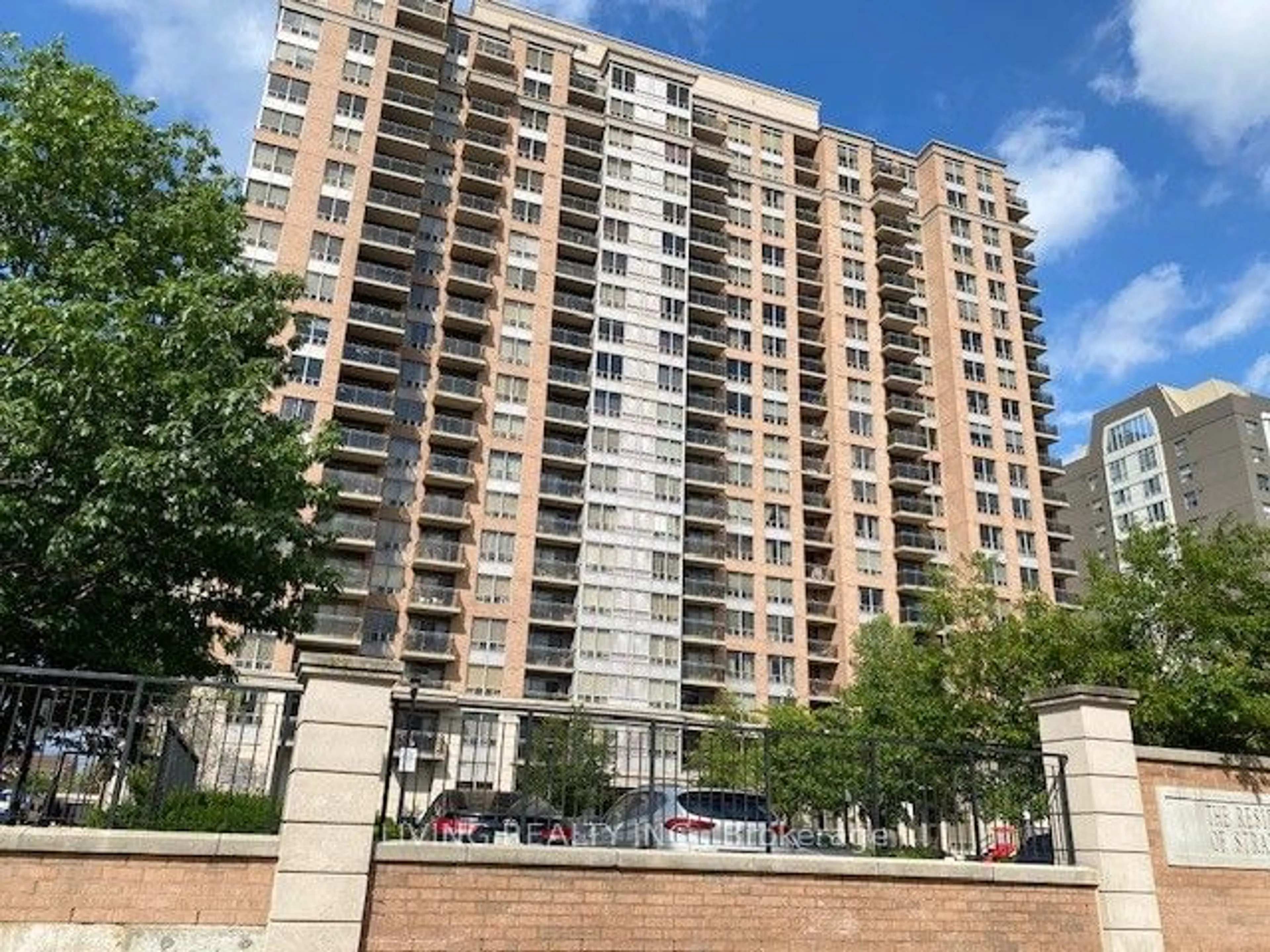 A pic from exterior of the house or condo, the front or back of building for 55 Strathaven Dr #1513, Mississauga Ontario L5R 4G9