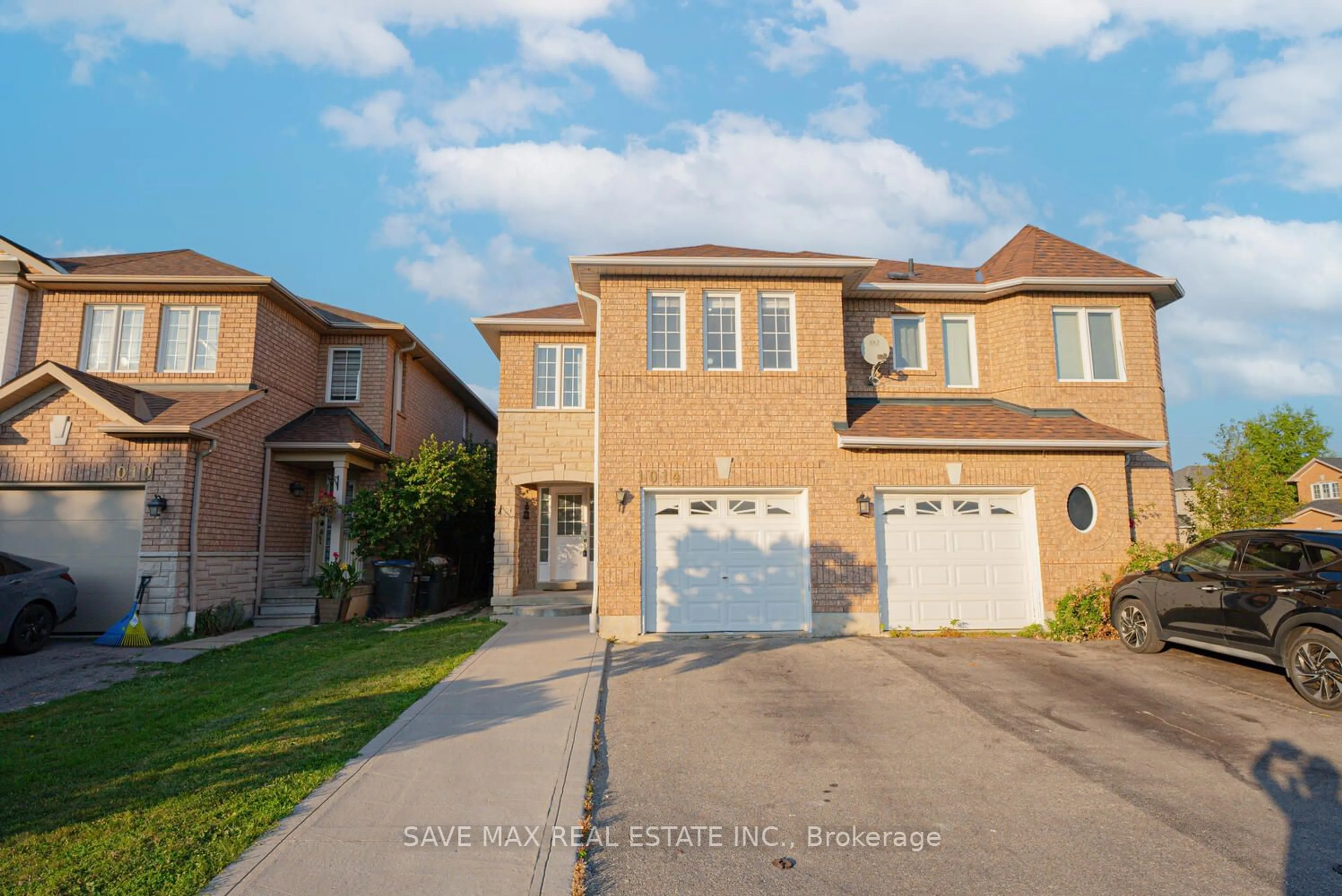 A pic from exterior of the house or condo, the street view for 1014 Foxglove Pl, Mississauga Ontario L5V 2N4