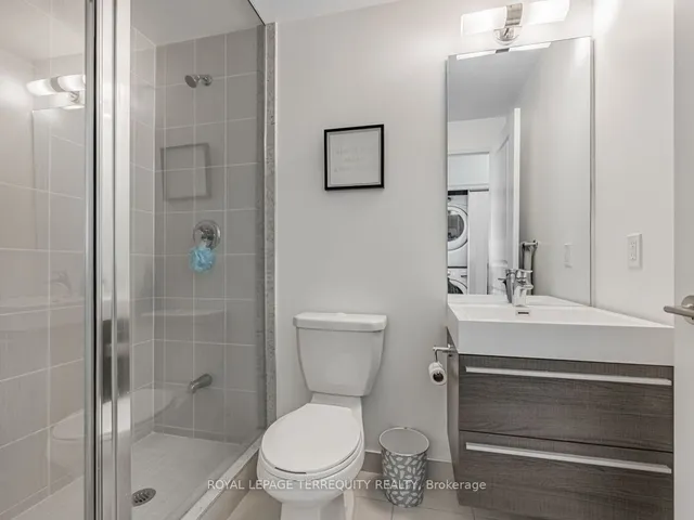Additional property image - 15 Zorra St Unit 607