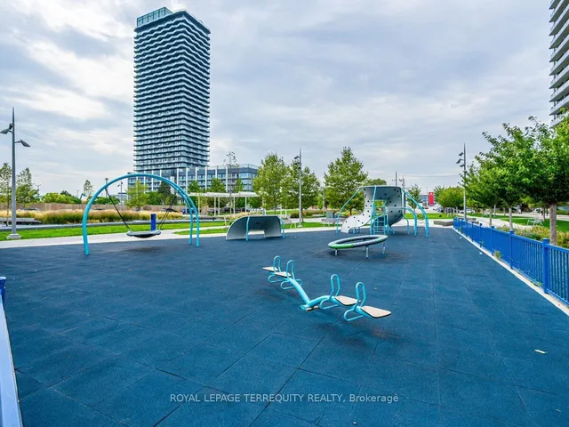 Additional property image - 15 Zorra St Unit 607