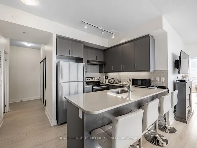 Additional property image - 15 Zorra St Unit 607