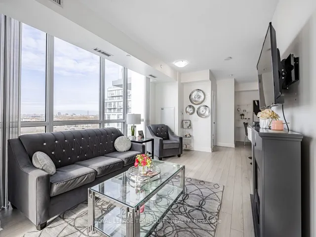 Additional property image - 15 Zorra St Unit 607
