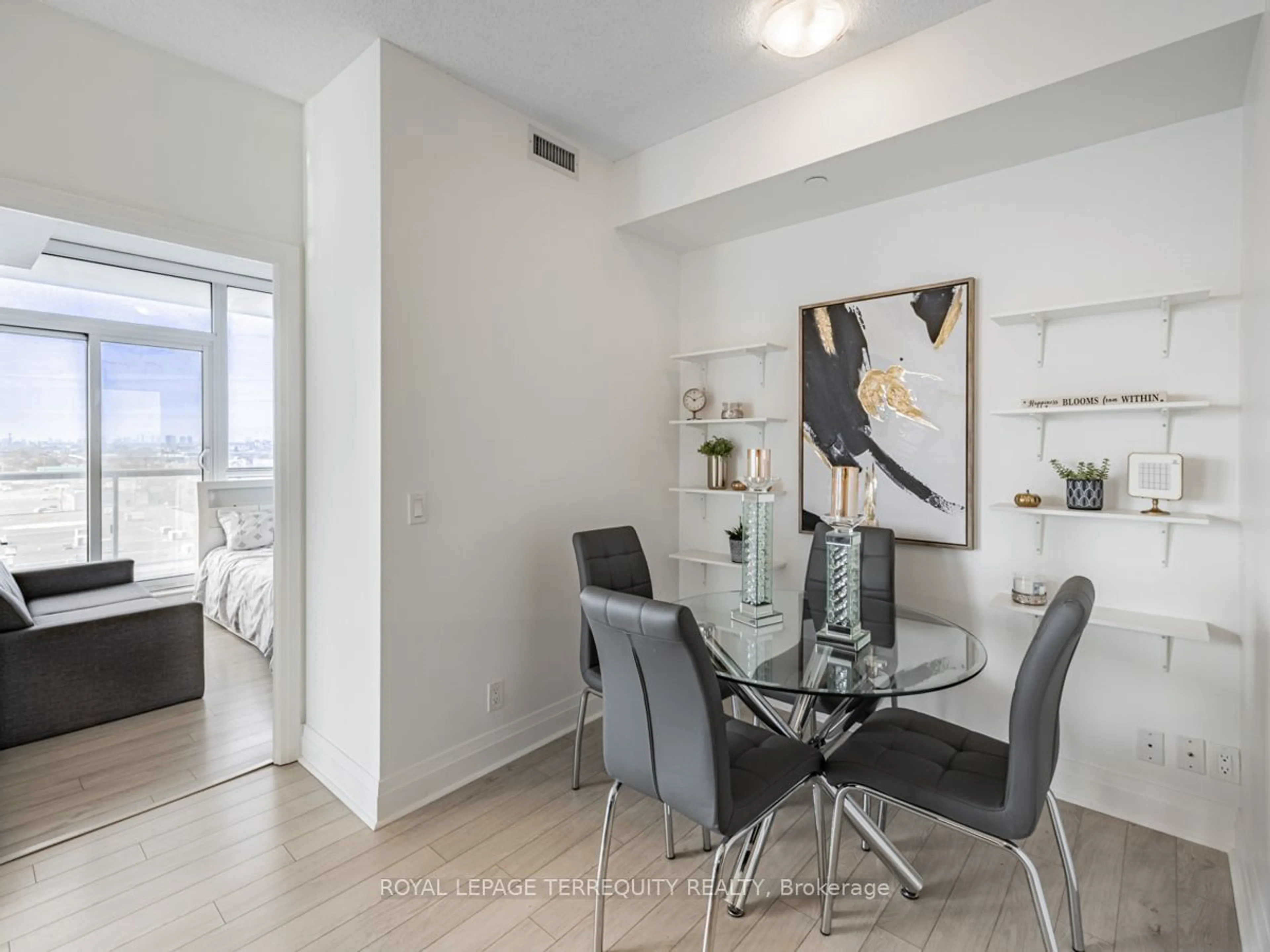 Dining room for 15 Zorra St #607, Toronto Ontario M8Z 0C1