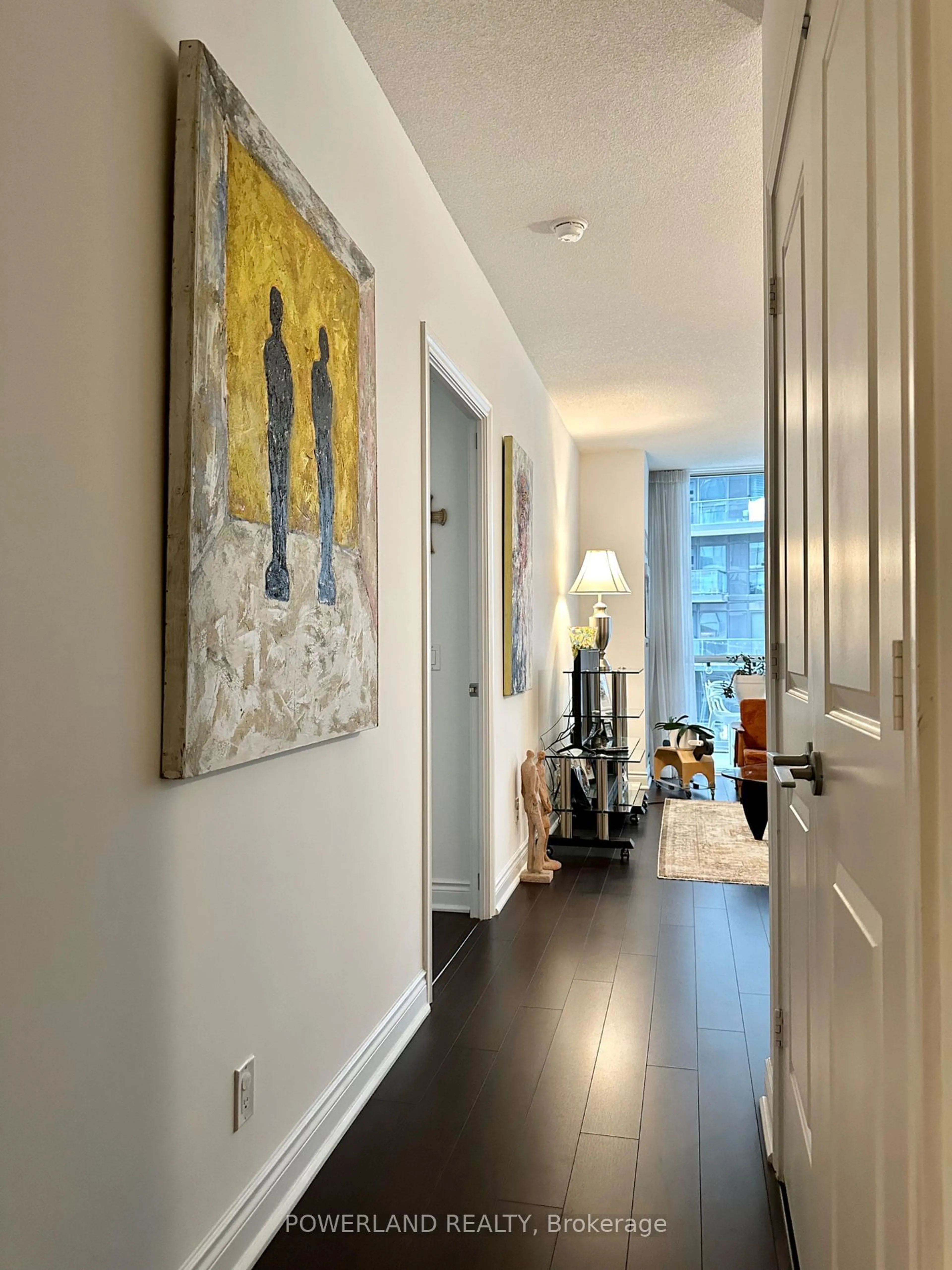 Indoor entryway, wood floors for 80 Marine Parade Dr #425, Toronto Ontario M8V 0A3