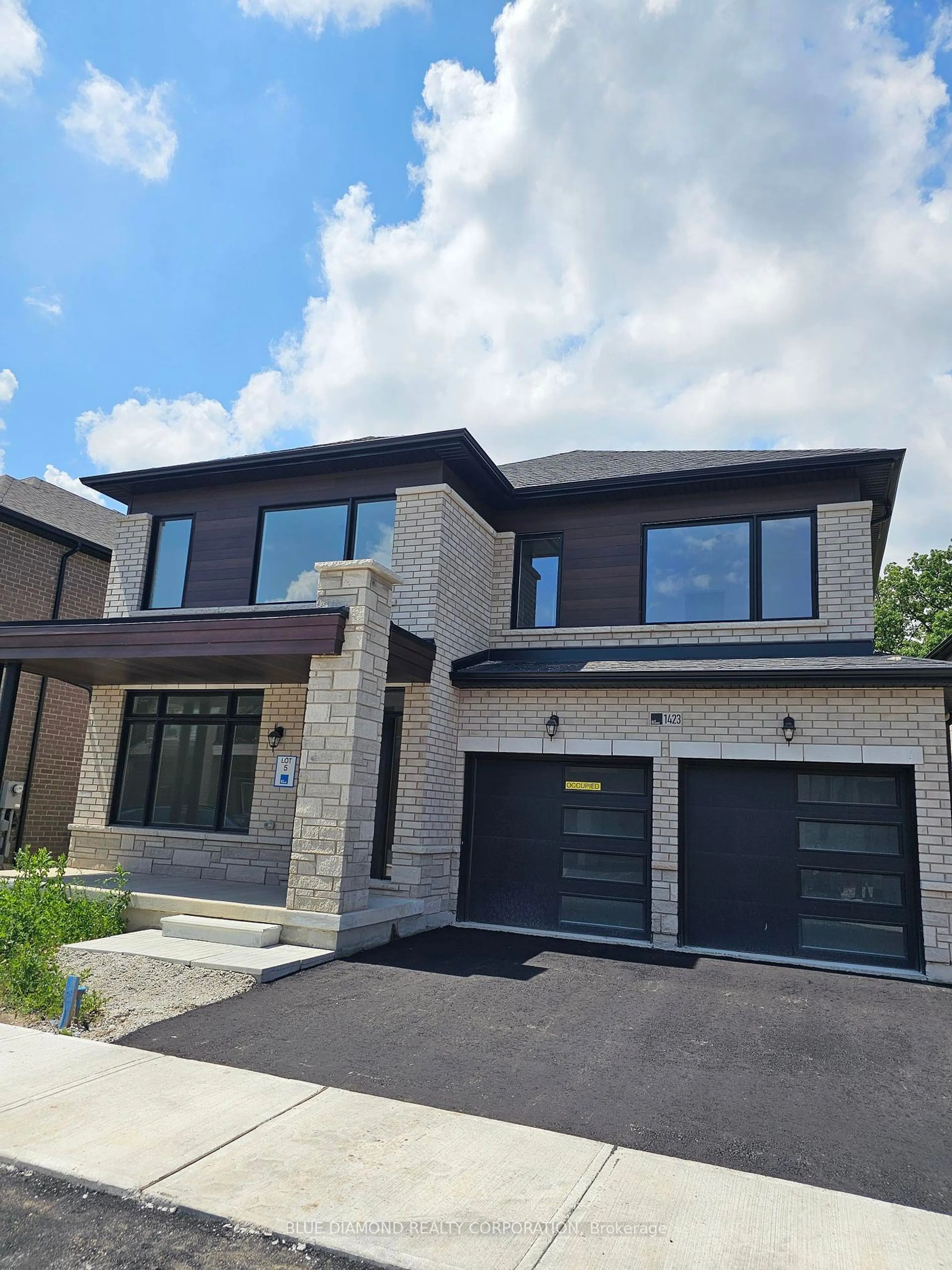 Home with brick exterior material for 1423 WELLWOOD Terr, Milton Ontario L9E 1V1