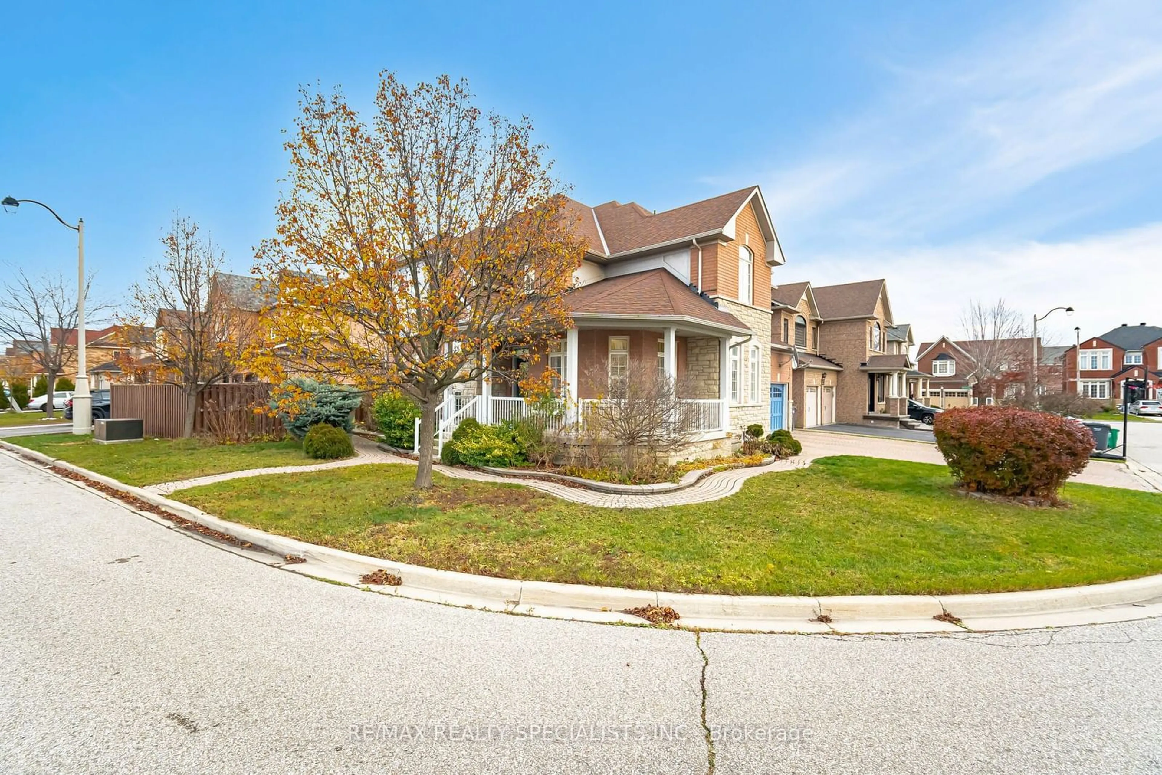 A pic from exterior of the house or condo, the street view for 5 Saddler Ave, Brampton Ontario L6P 2B7