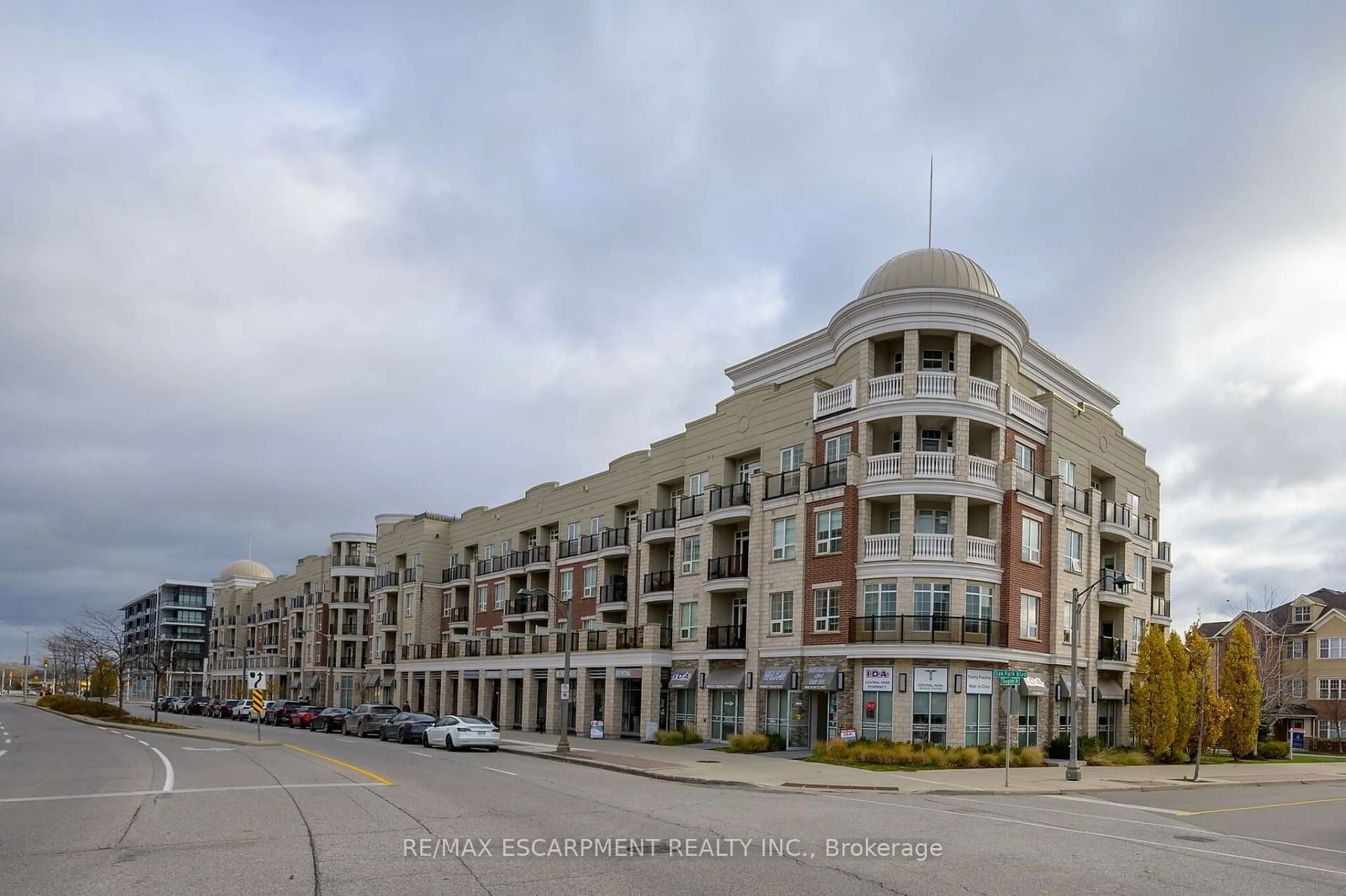 A pic from exterior of the house or condo, the street view for 216 Oak Park Blvd #428, Oakville Ontario L6H 0K3