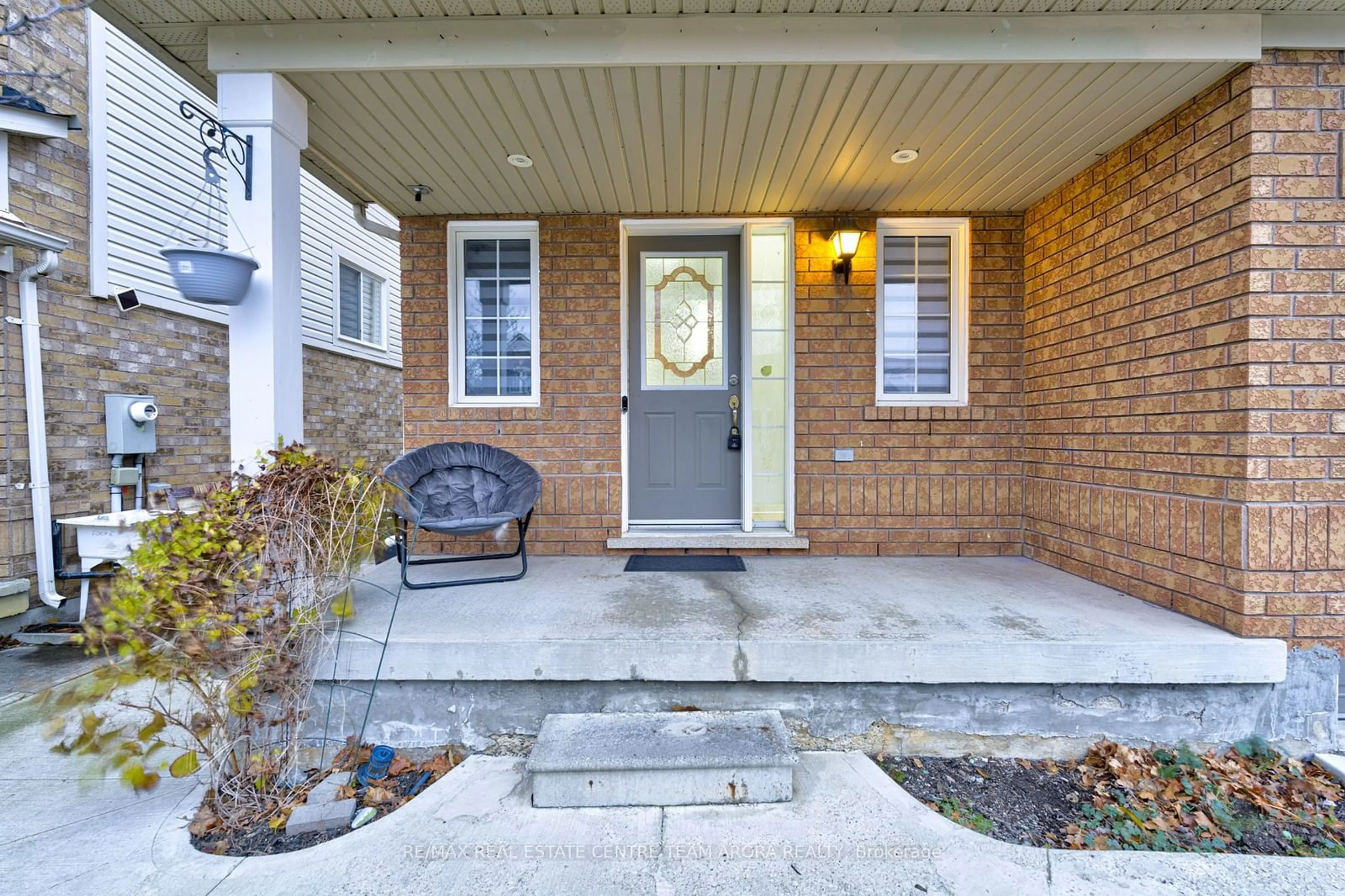 Indoor entryway, ceramic floors for 11 Jessop Dr, Brampton Ontario L7A 3M6