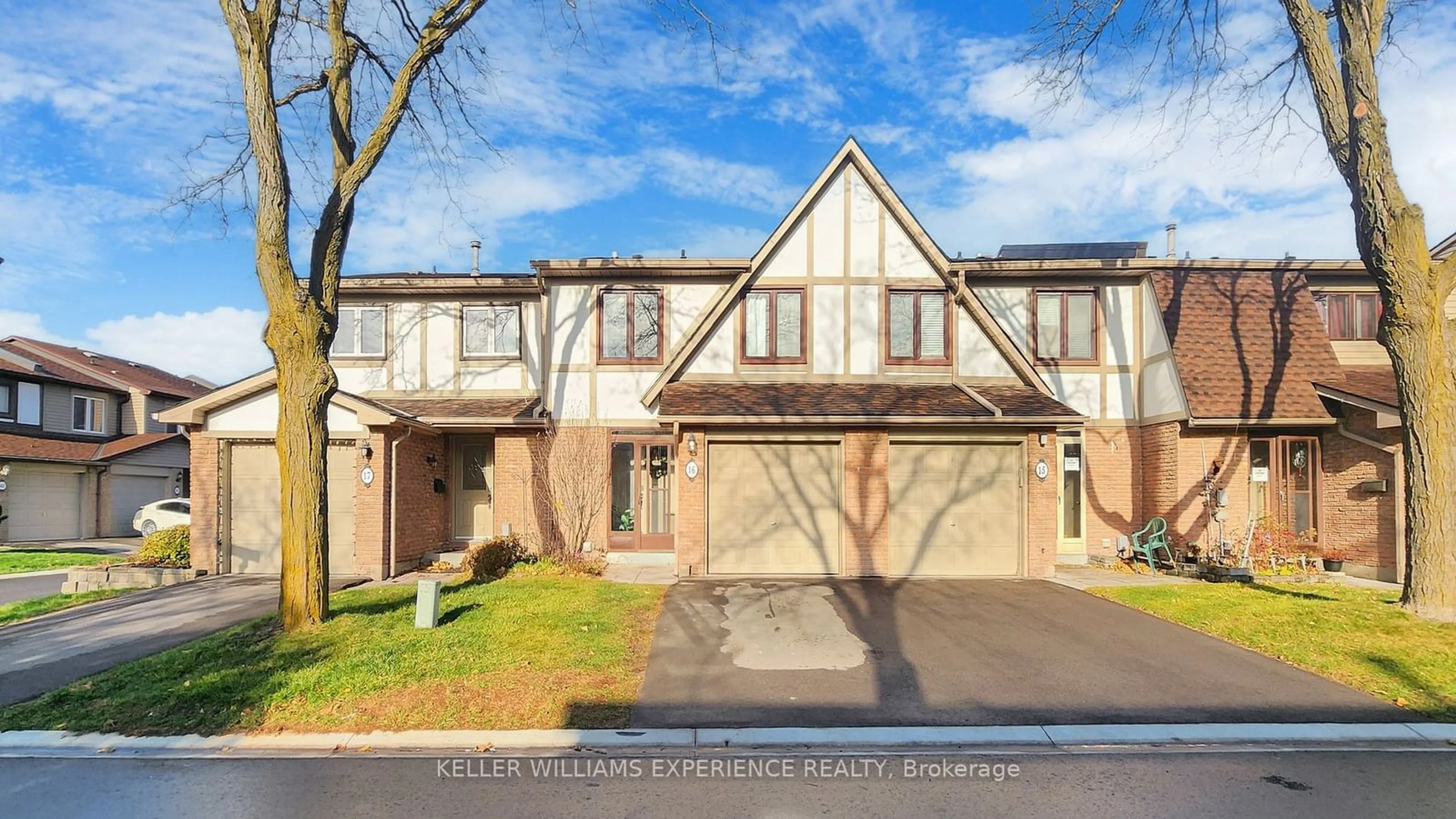 A pic from exterior of the house or condo, the street view for 16 Gatwick Lane #87, Brampton Ontario L6S 2E4