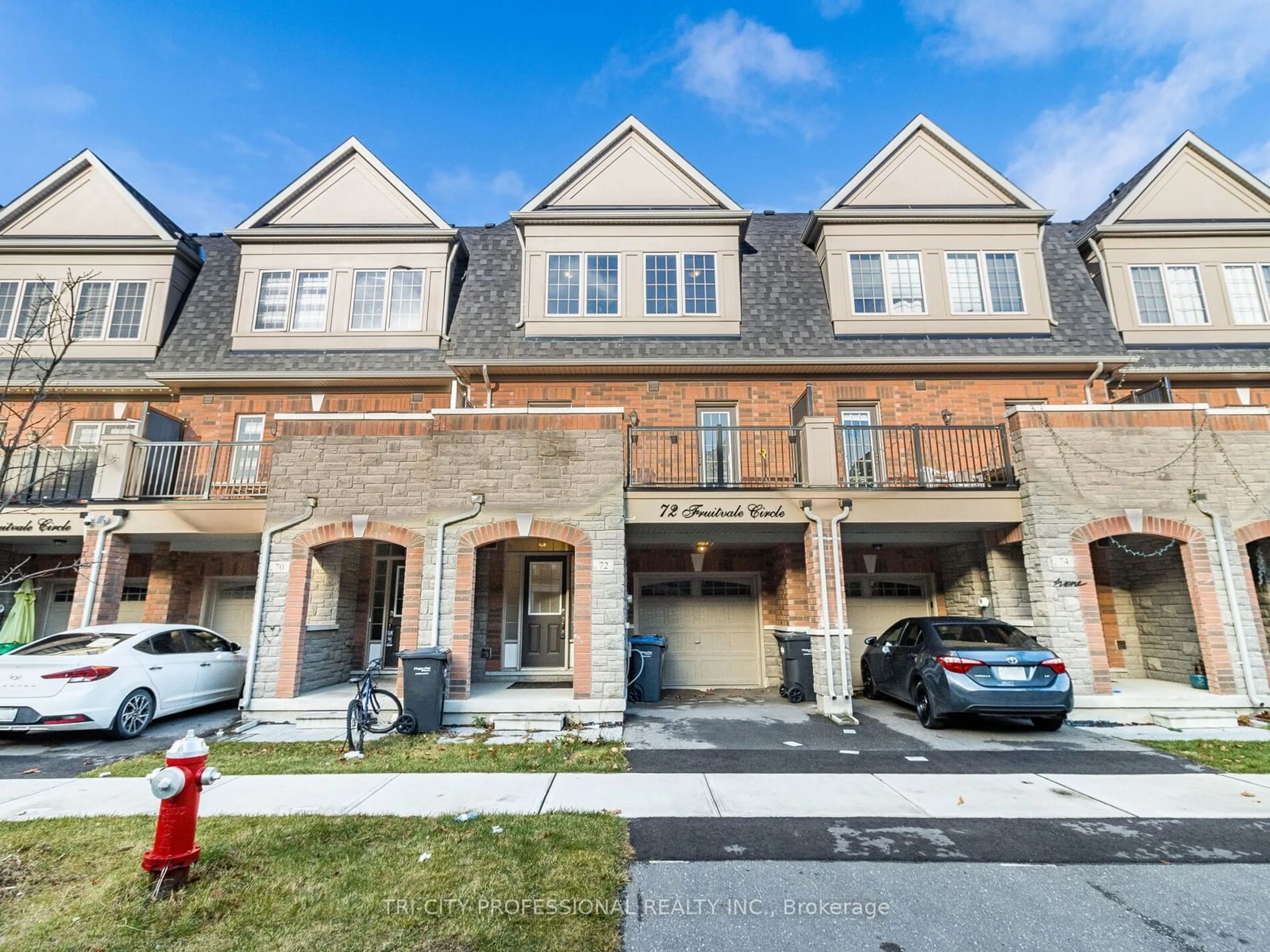 A pic from exterior of the house or condo, the street view for 72 Fruitvale Circ, Brampton Ontario L7A 5B9