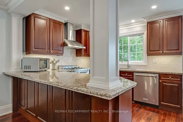 Additional property image - 2428 Lakeshore Rd