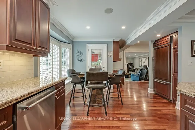 Additional property image - 2428 Lakeshore Rd