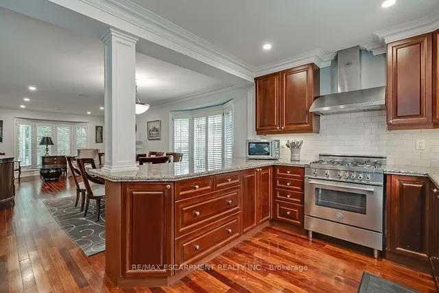 Additional property image - 2428 Lakeshore Rd