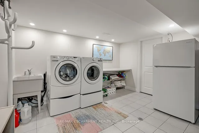 Additional property image - 2428 Lakeshore Rd