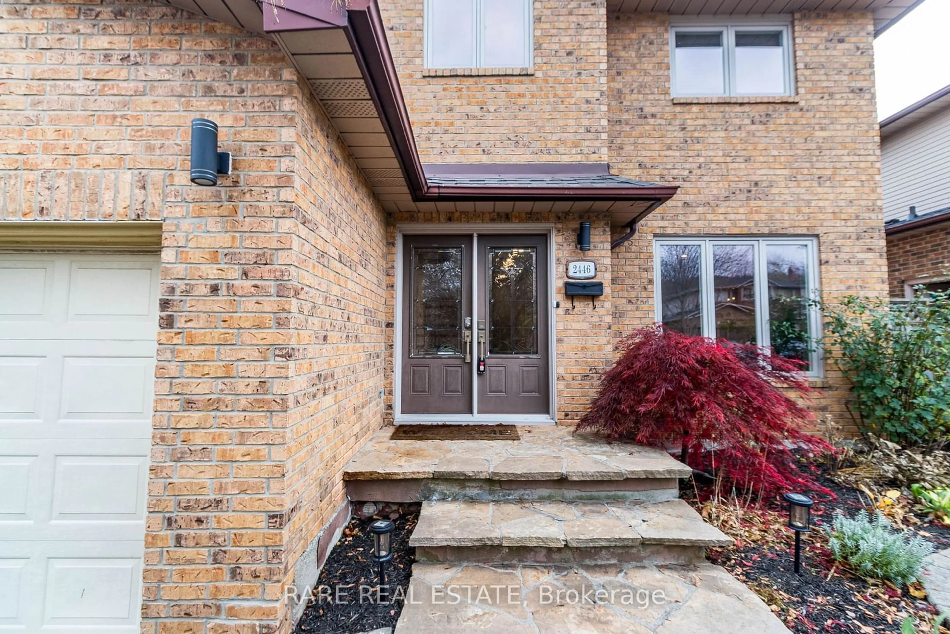 Home with brick exterior material for 2446 Overton Dr, Burlington Ontario L7P 4B5