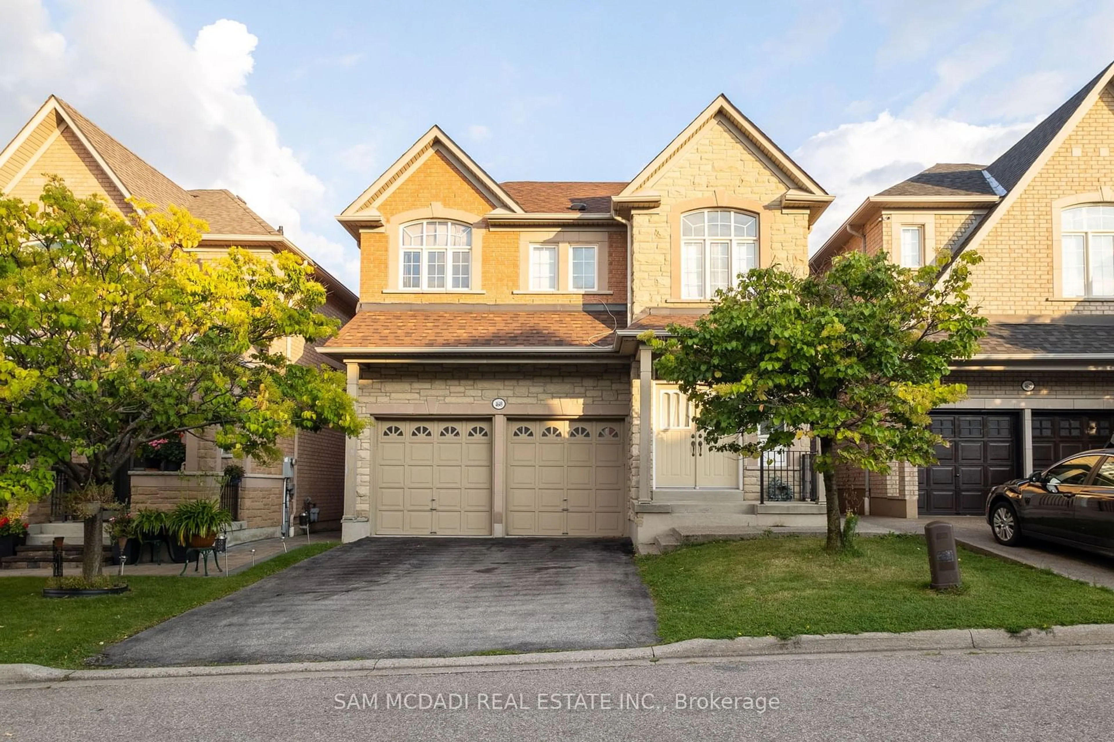 Frontside or backside of a home, the street view for 4649 James Austin Dr, Mississauga Ontario L4Z 4H1