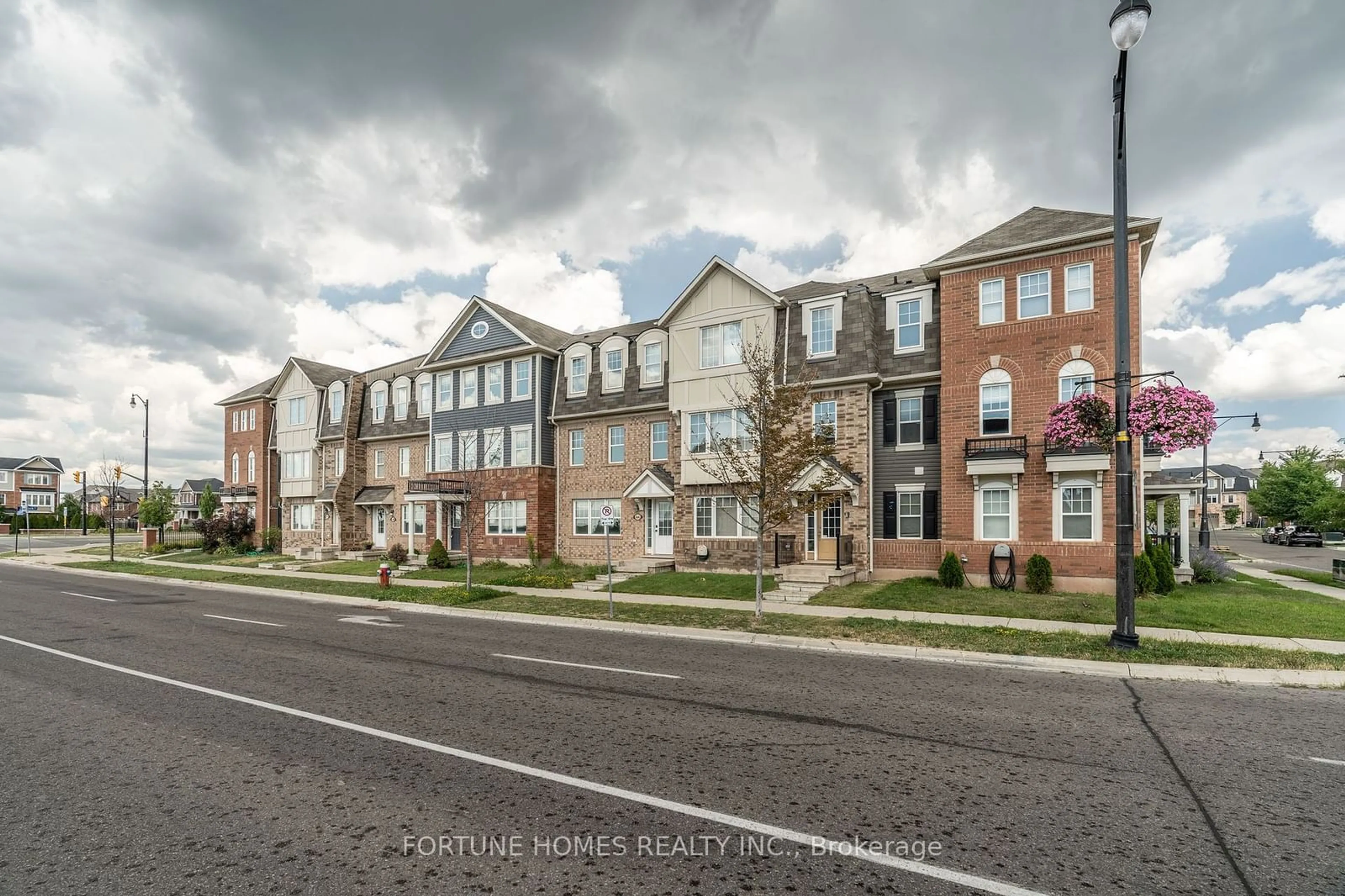 A pic from exterior of the house or condo, the street view for 44 Ganton Hts, Brampton Ontario L9P 1R3