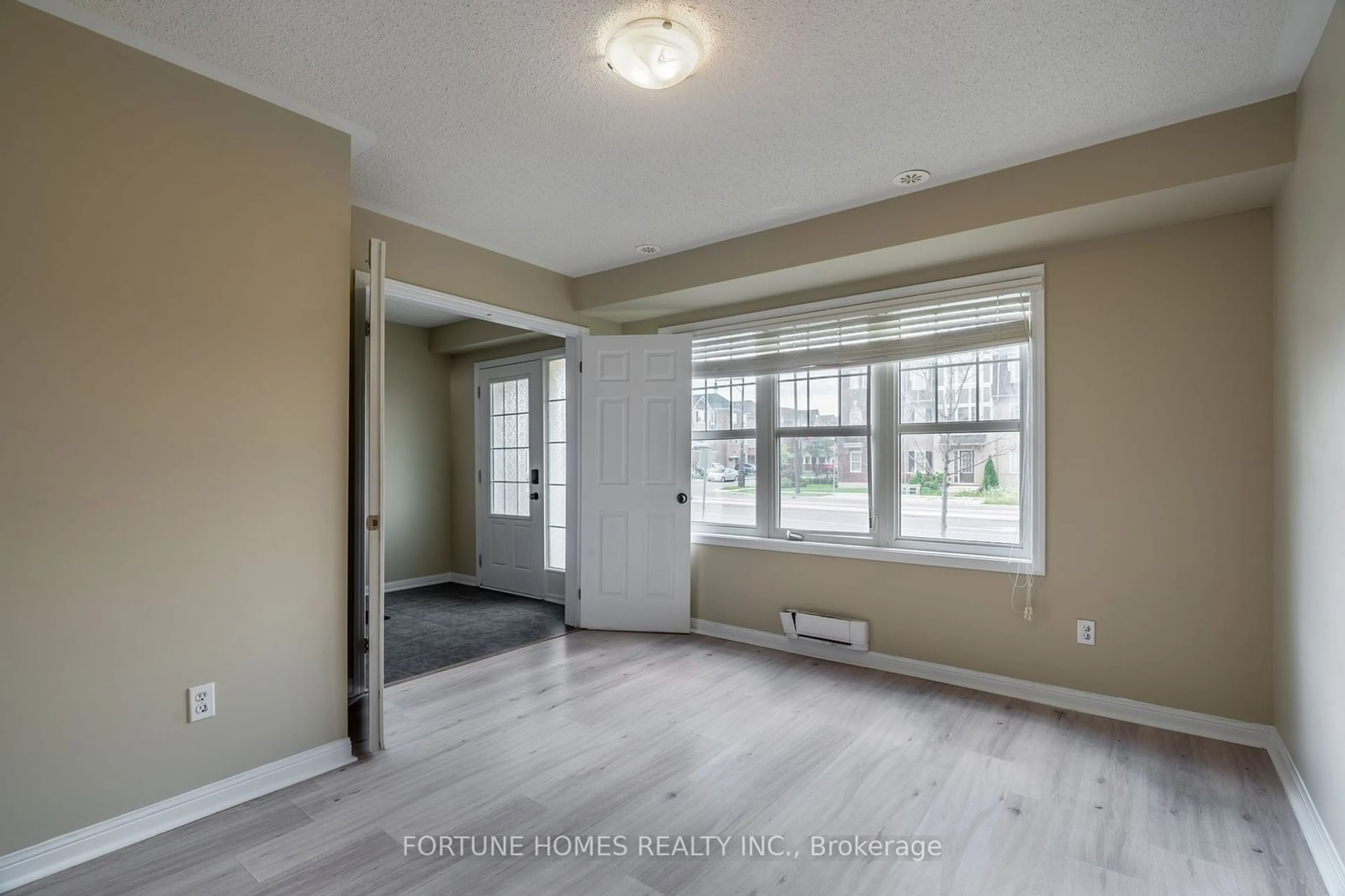 Indoor entryway, wood floors for 44 Ganton Hts, Brampton Ontario L9P 1R3