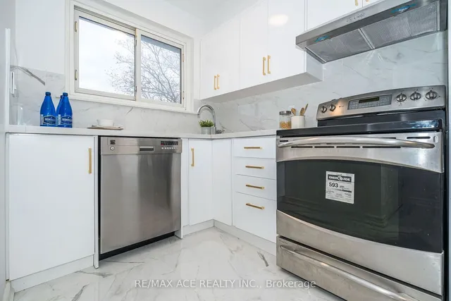 Additional property image - 15 Strathavon Dr