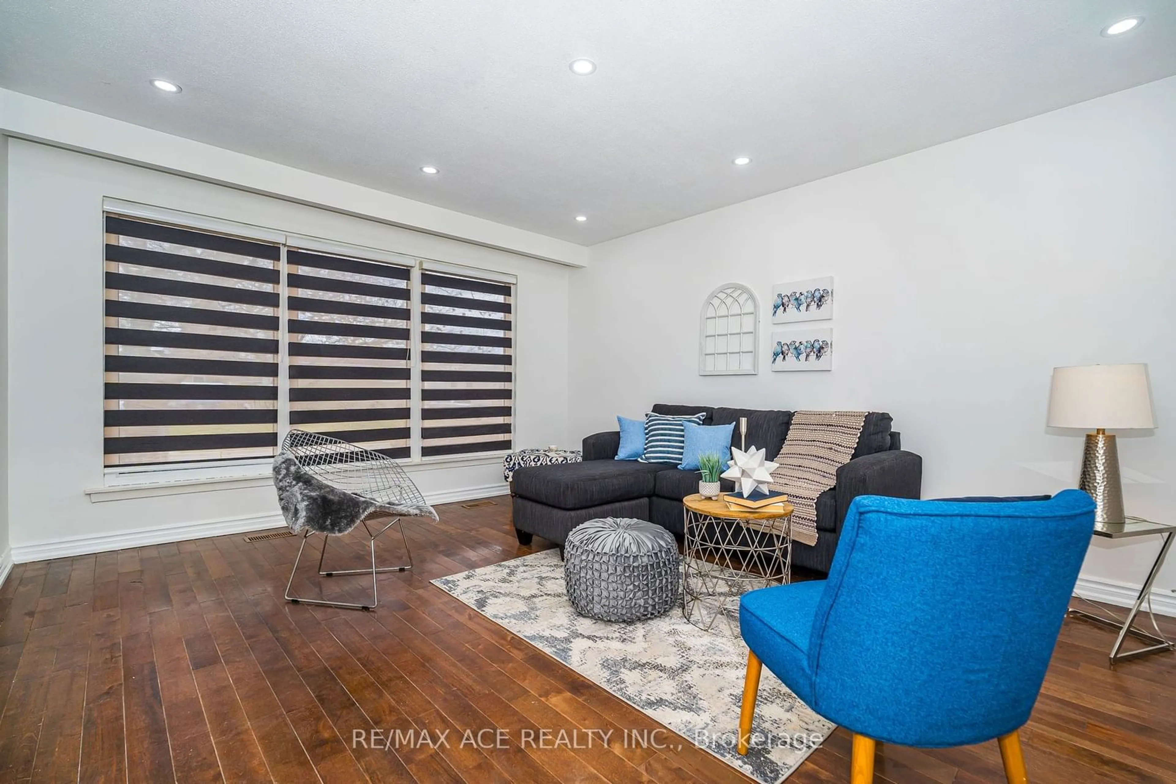 Living room, wood floors for 15 Strathavon Dr, Toronto Ontario M9V 2H4