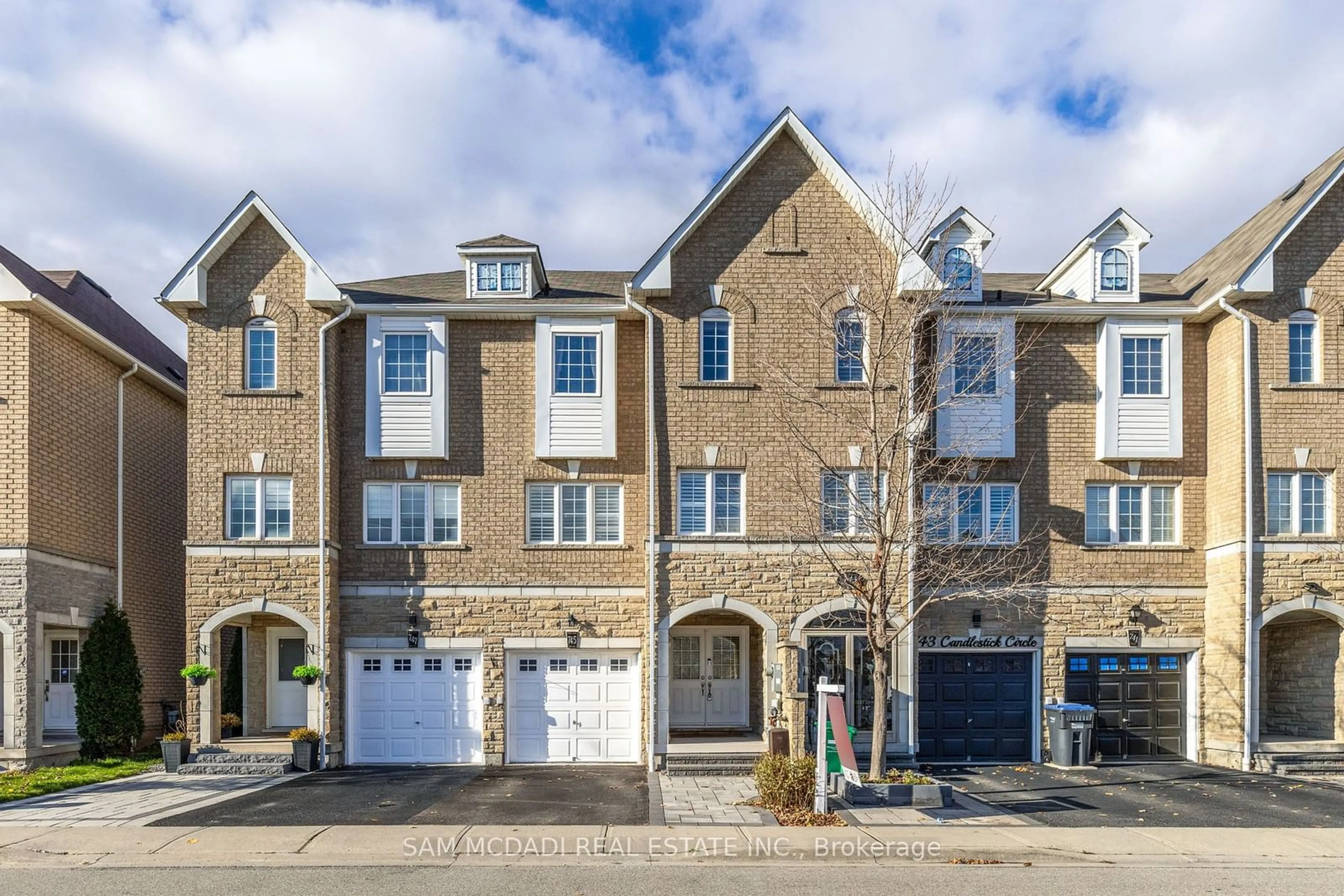 A pic from exterior of the house or condo, the street view for 745 Candlestick Circ, Mississauga Ontario L4Z 0B2