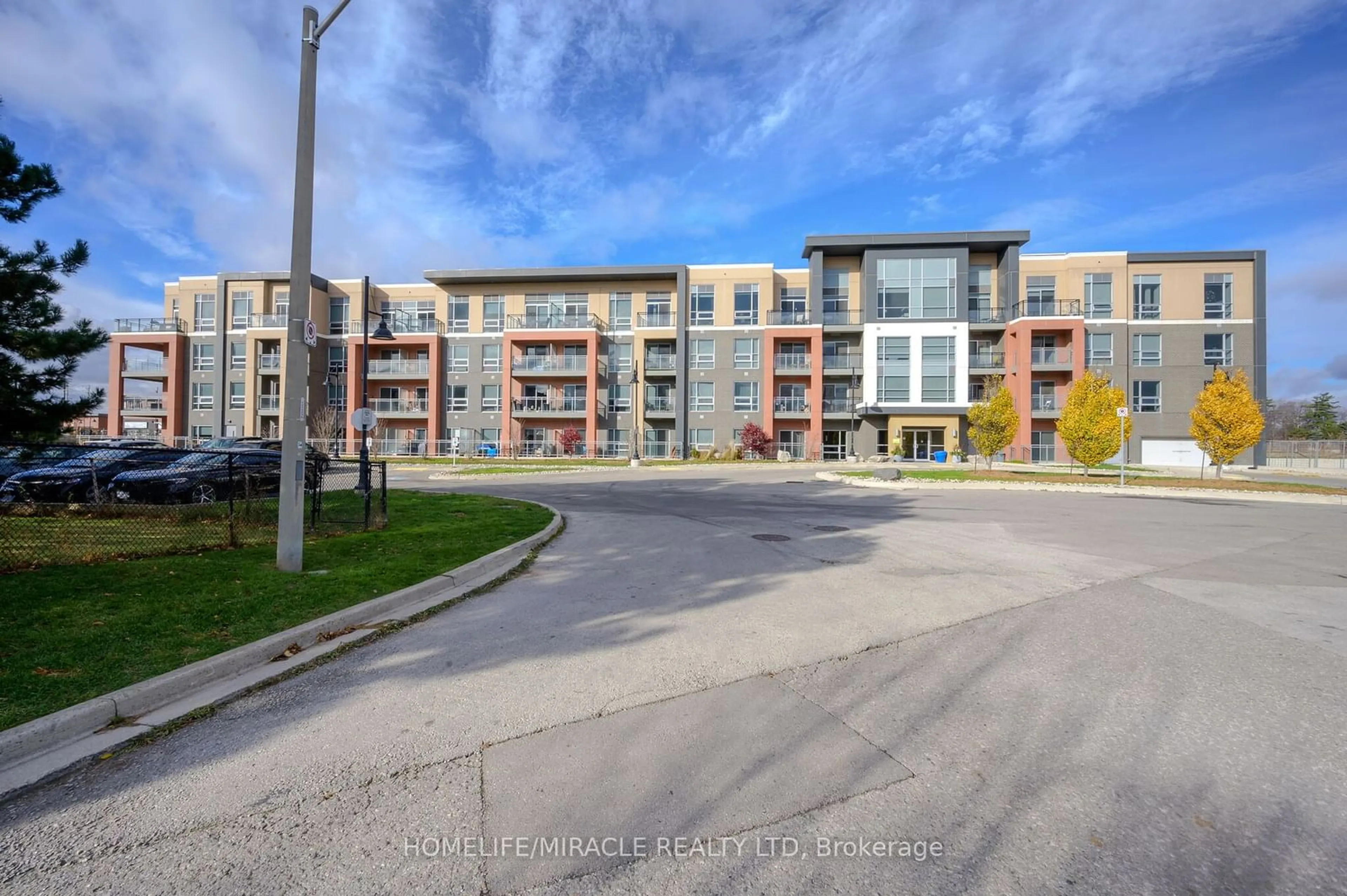 A pic from exterior of the house or condo, the street view for 4040 Upper Middle Rd #222, Burlington Ontario L7M 0H2