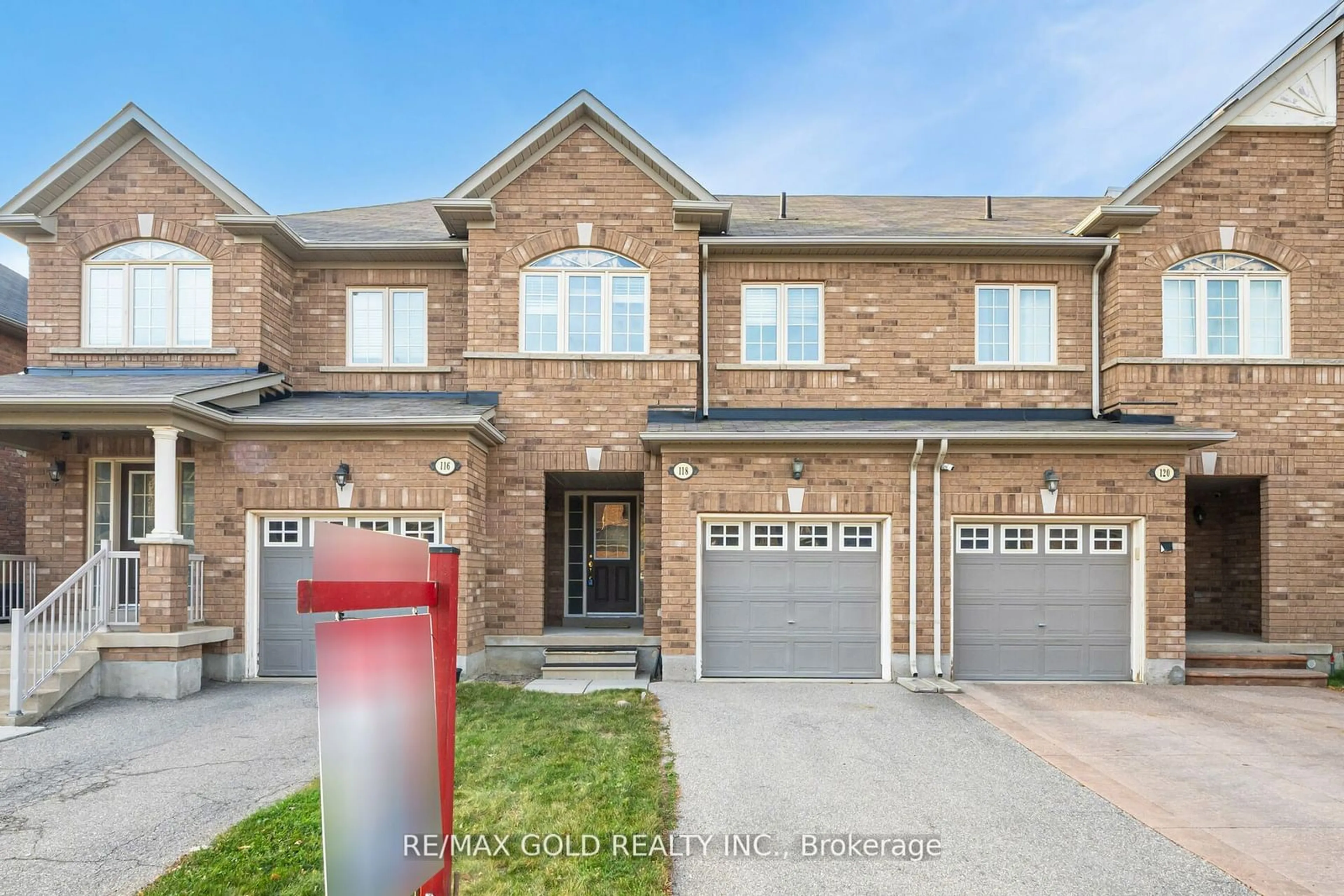 Home with brick exterior material for 118 Tomabrook Cres, Brampton Ontario L6R 0V5