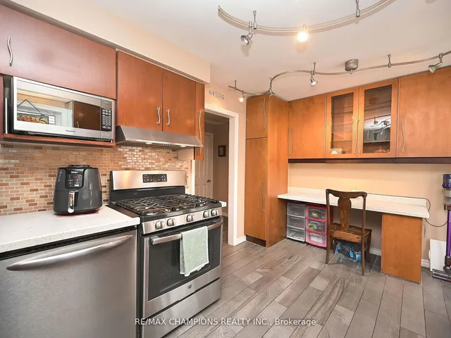 Additional property image - 7214 Ridgeland Cres