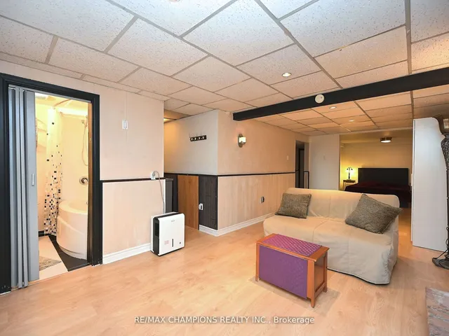 Additional property image - 7214 Ridgeland Cres