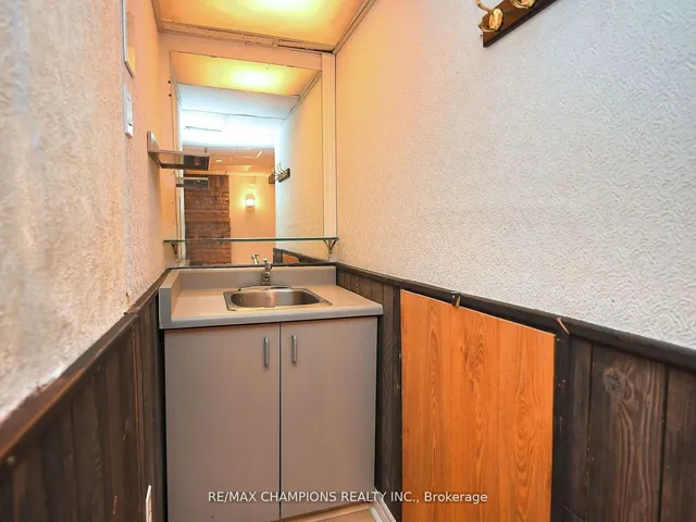 Additional property image - 7214 Ridgeland Cres