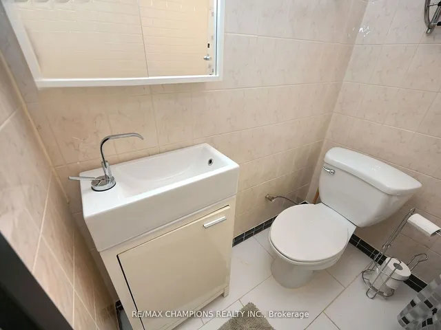 Additional property image - 7214 Ridgeland Cres