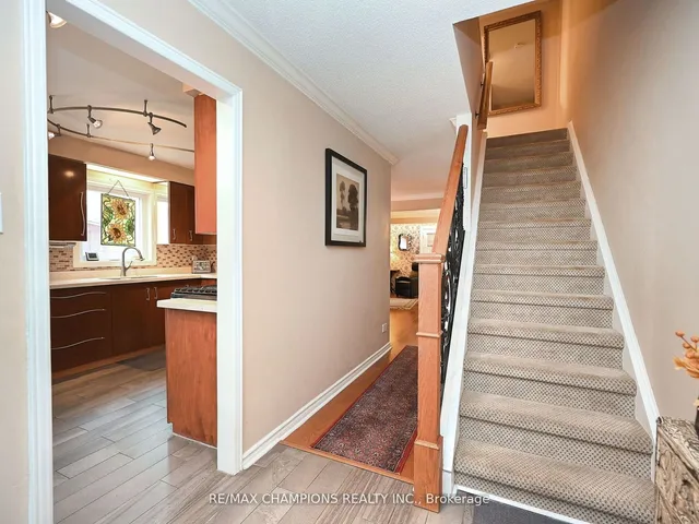 Additional property image - 7214 Ridgeland Cres