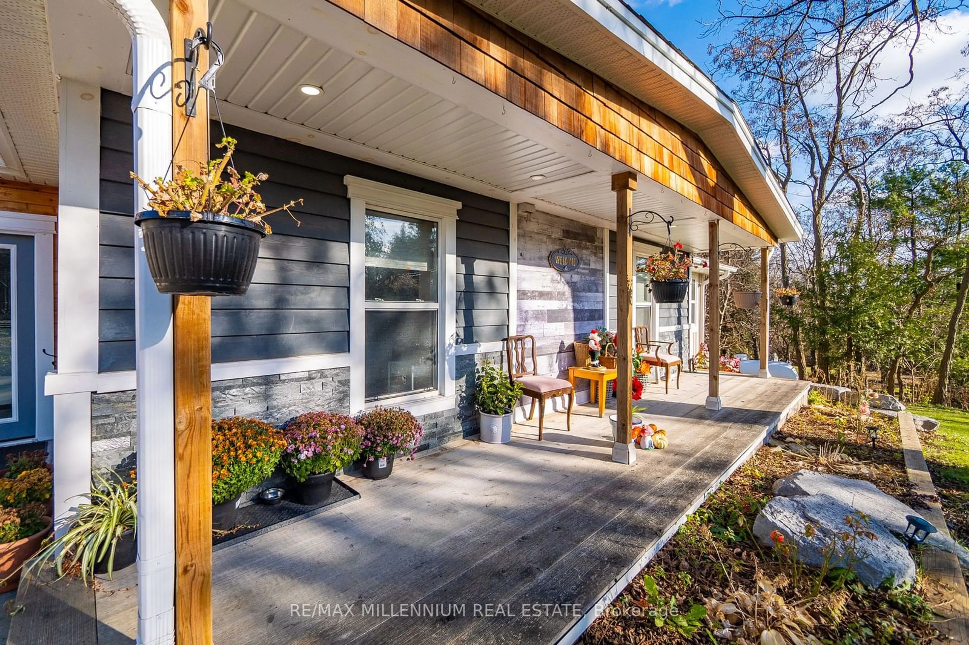 Indoor entryway, wood floors for 14201 Winston Churchill Blvd, Caledon Ontario L7C 1S6