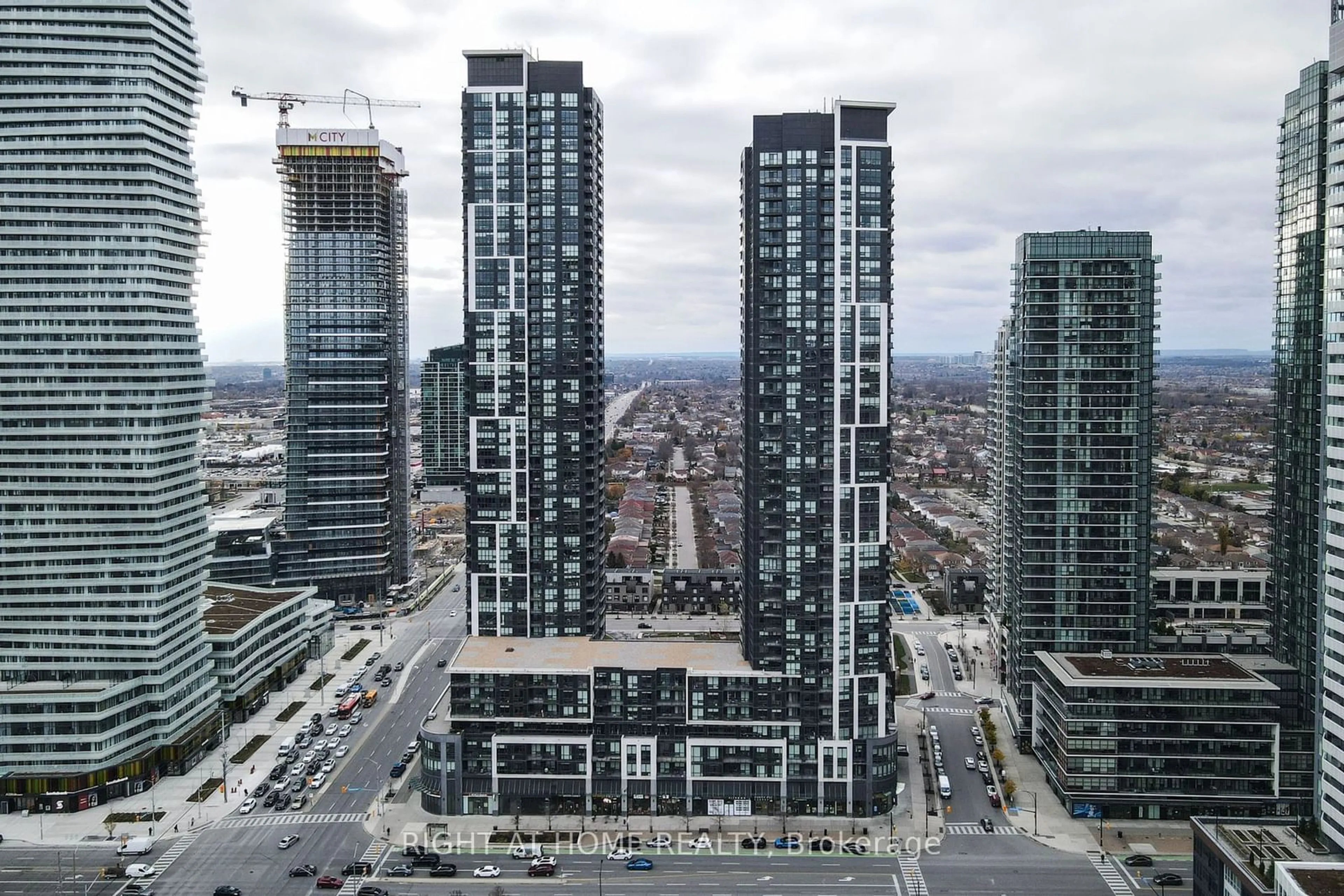 A pic from exterior of the house or condo, the view of city buildings for 510 Curran Pl #2508, Mississauga Ontario L5B 0J8