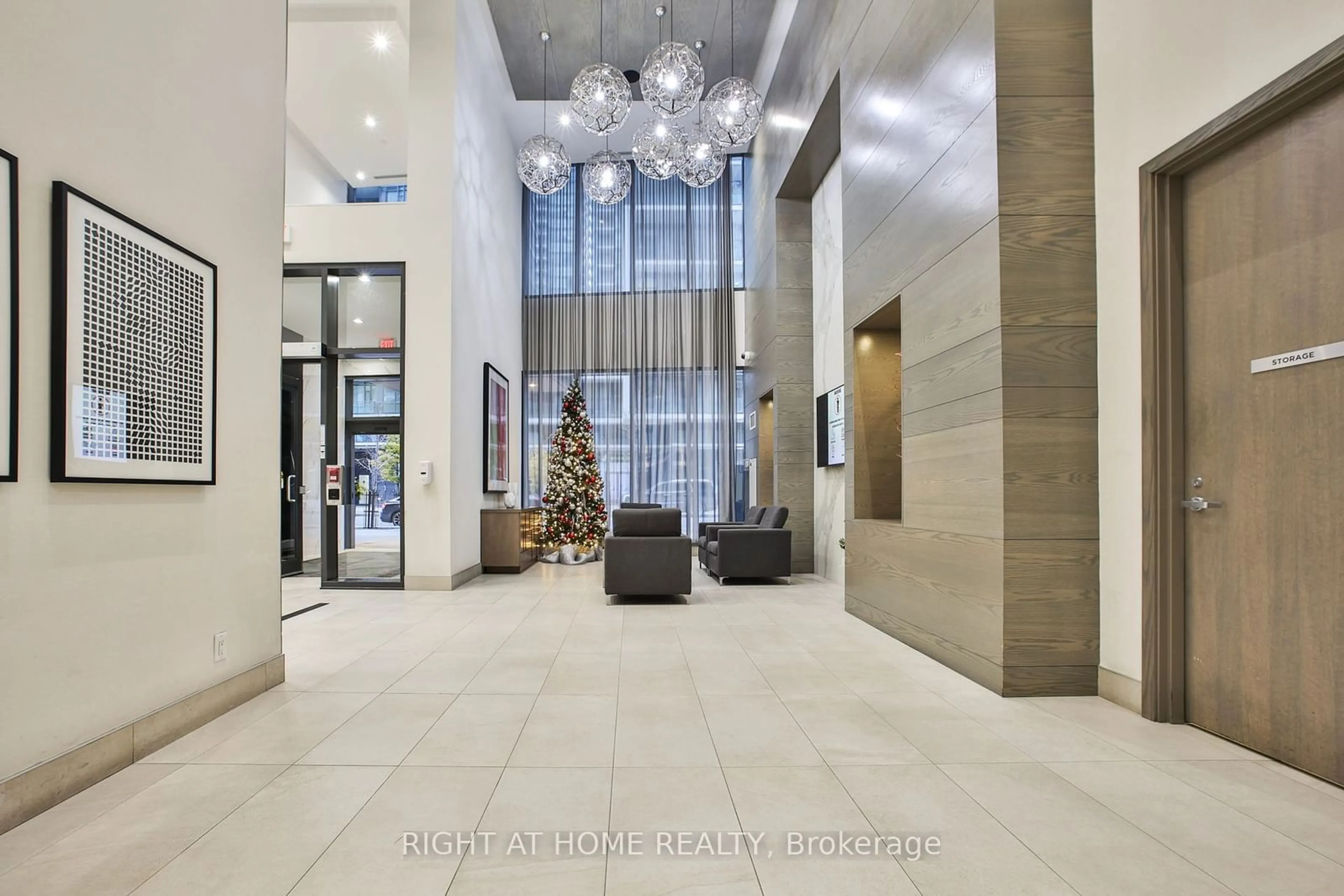 Indoor lobby, ceramic floors for 510 Curran Pl #2508, Mississauga Ontario L5B 0J8