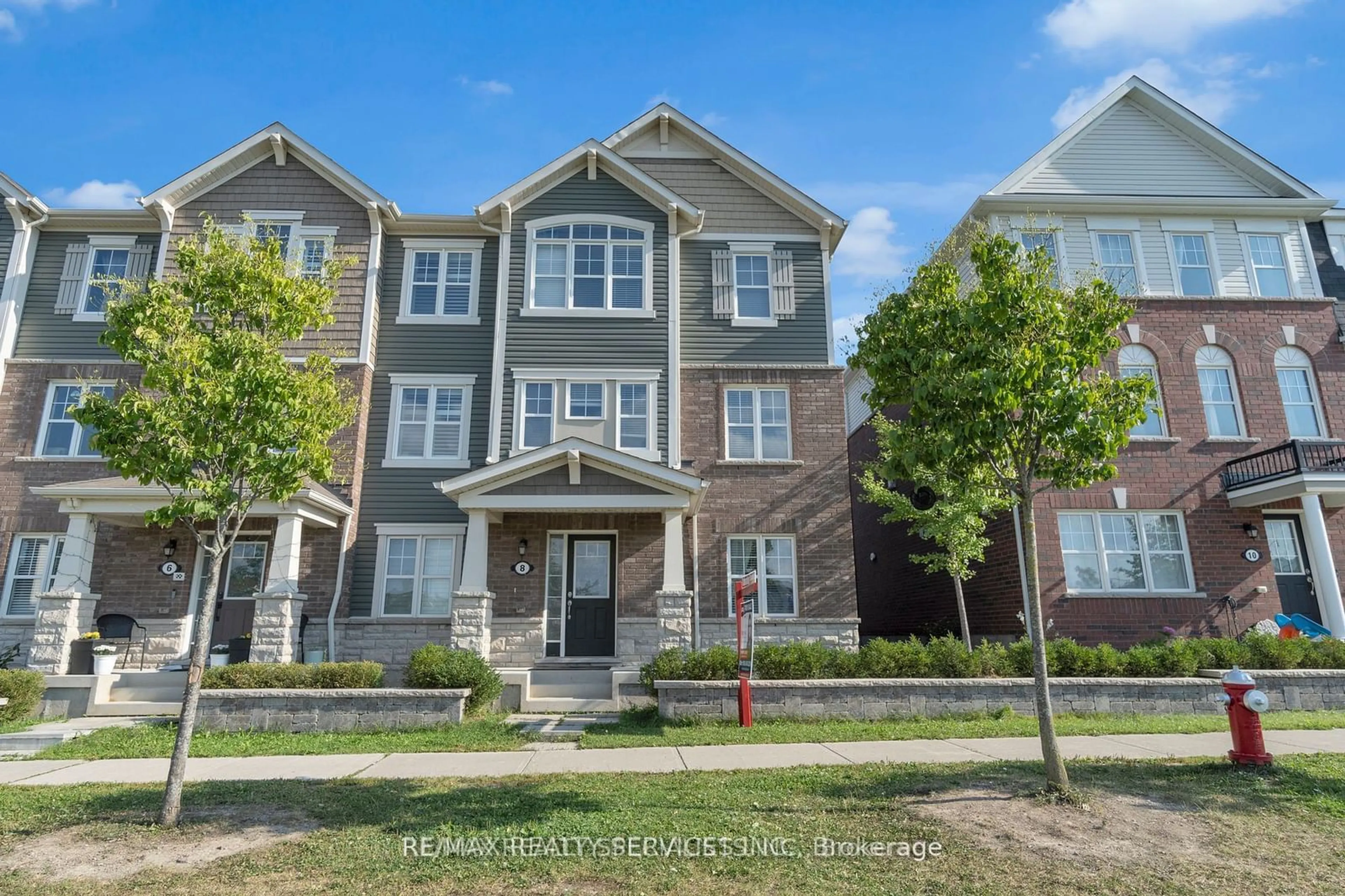 A pic from exterior of the house or condo, the street view for 8 TOLEDO Lane, Brampton Ontario L7A 0G2