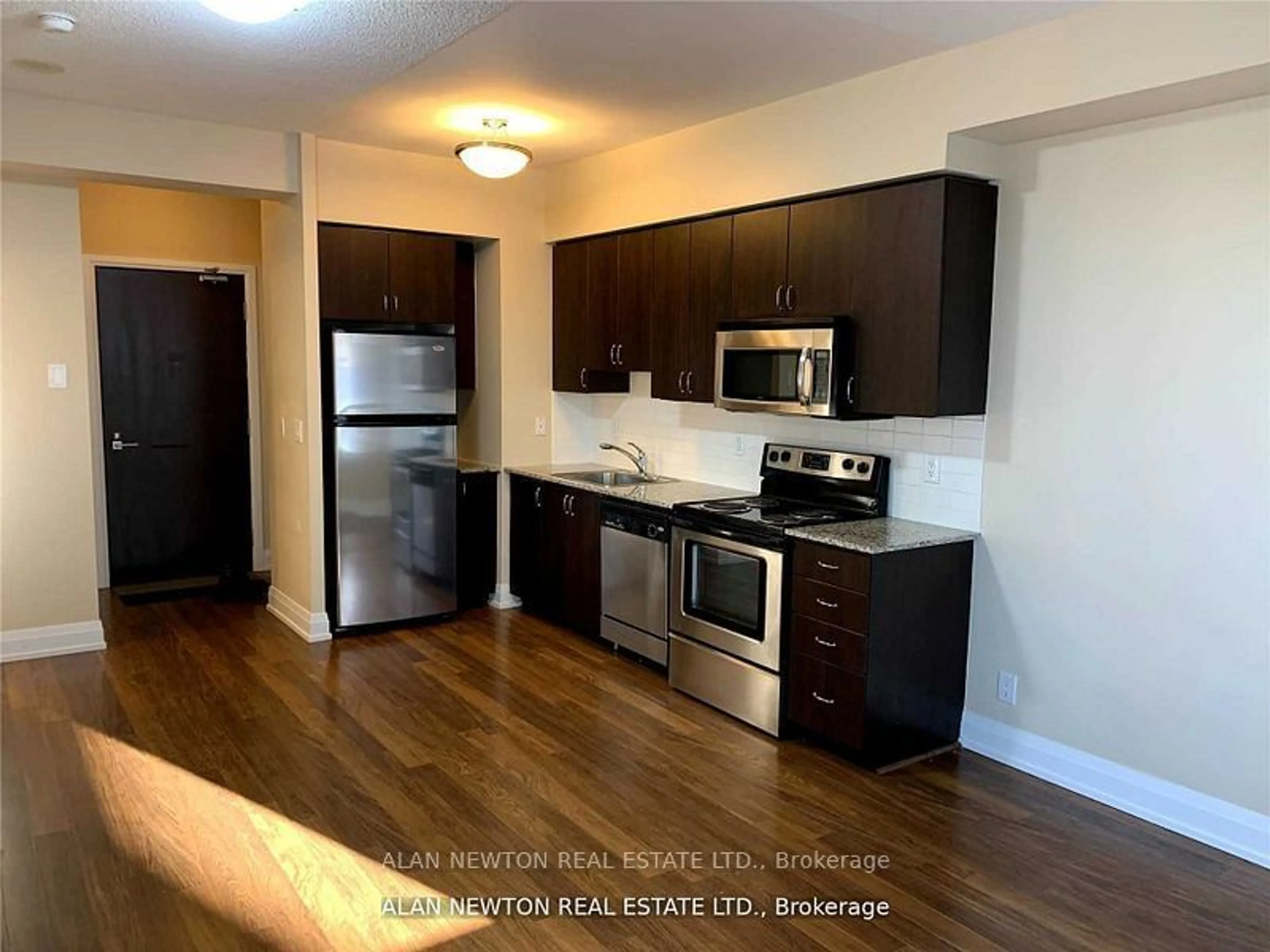 Standard kitchen, wood floors for 1 De Boers Dr #314, Toronto Ontario M3J 0G6