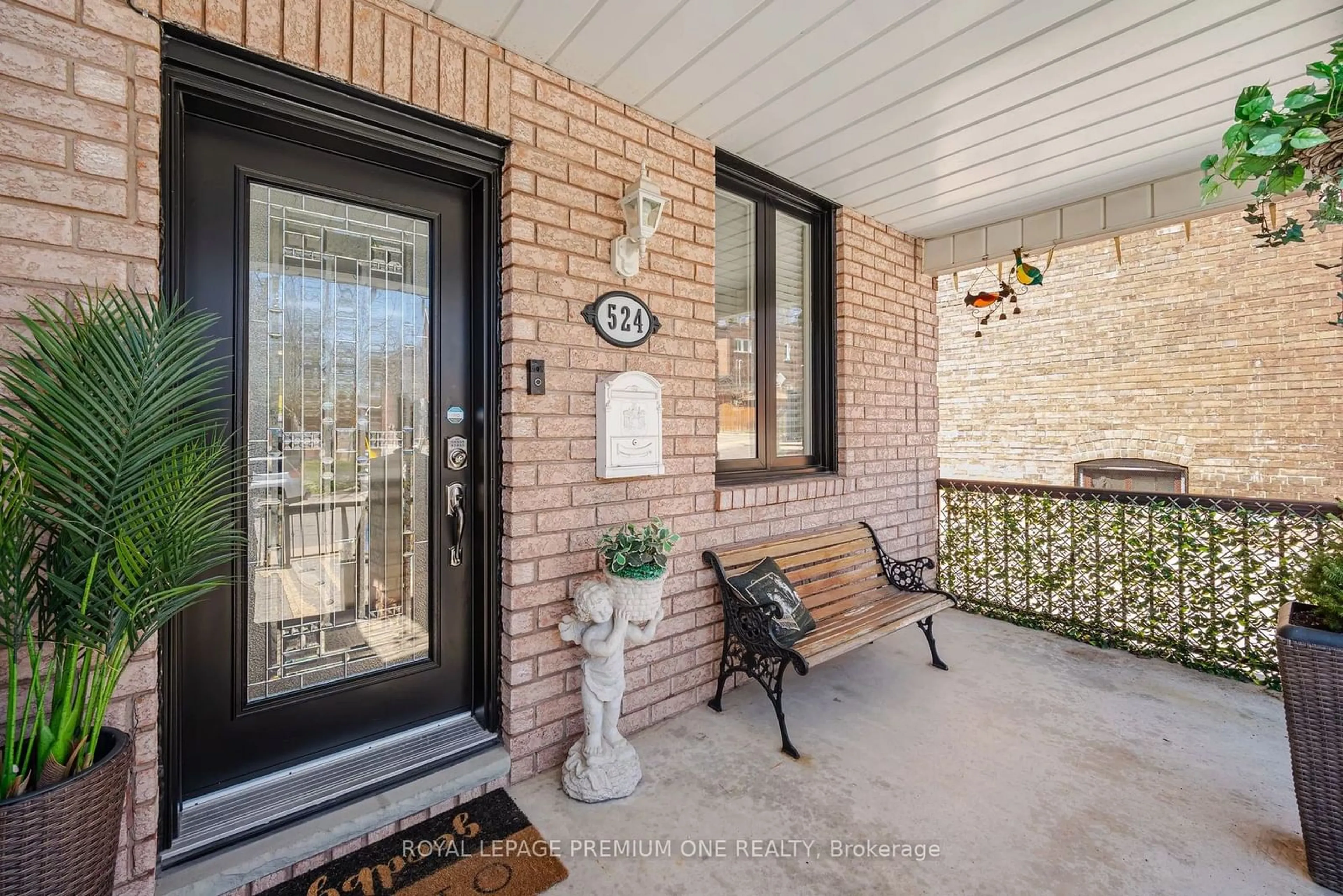 Indoor entryway, ceramic floors for 524 Salem Ave, Toronto Ontario M6H 3E1