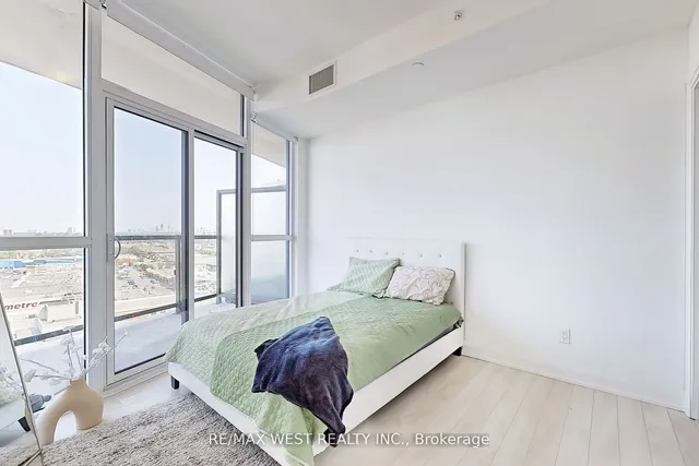 Additional property image - 1461 Lawrence Ave Unit 1805