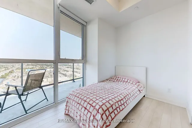 Additional property image - 1461 Lawrence Ave Unit 1805