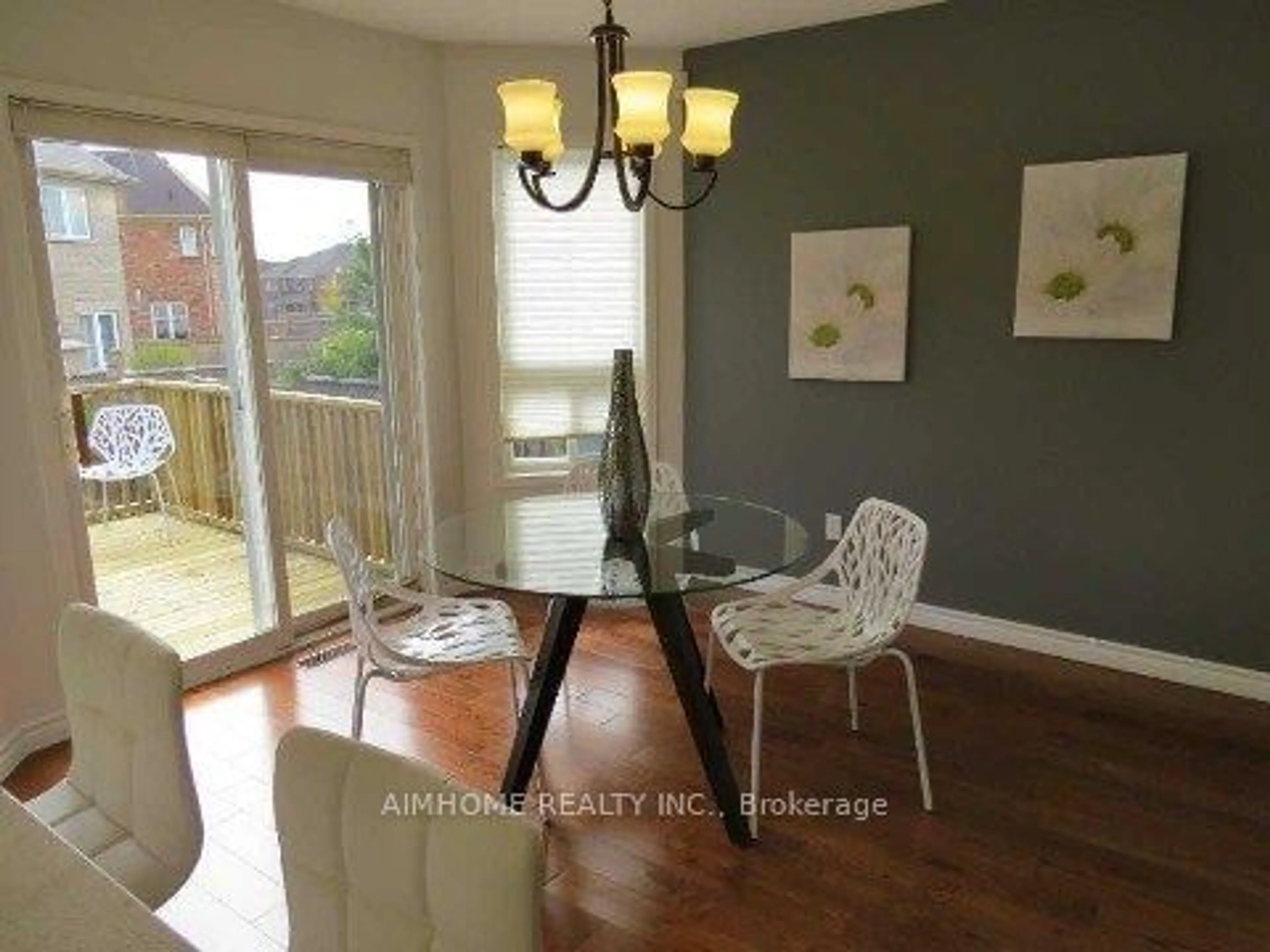 Dining room, wood floors for 3444 Sunlight St, Mississauga Ontario L5M 7M7