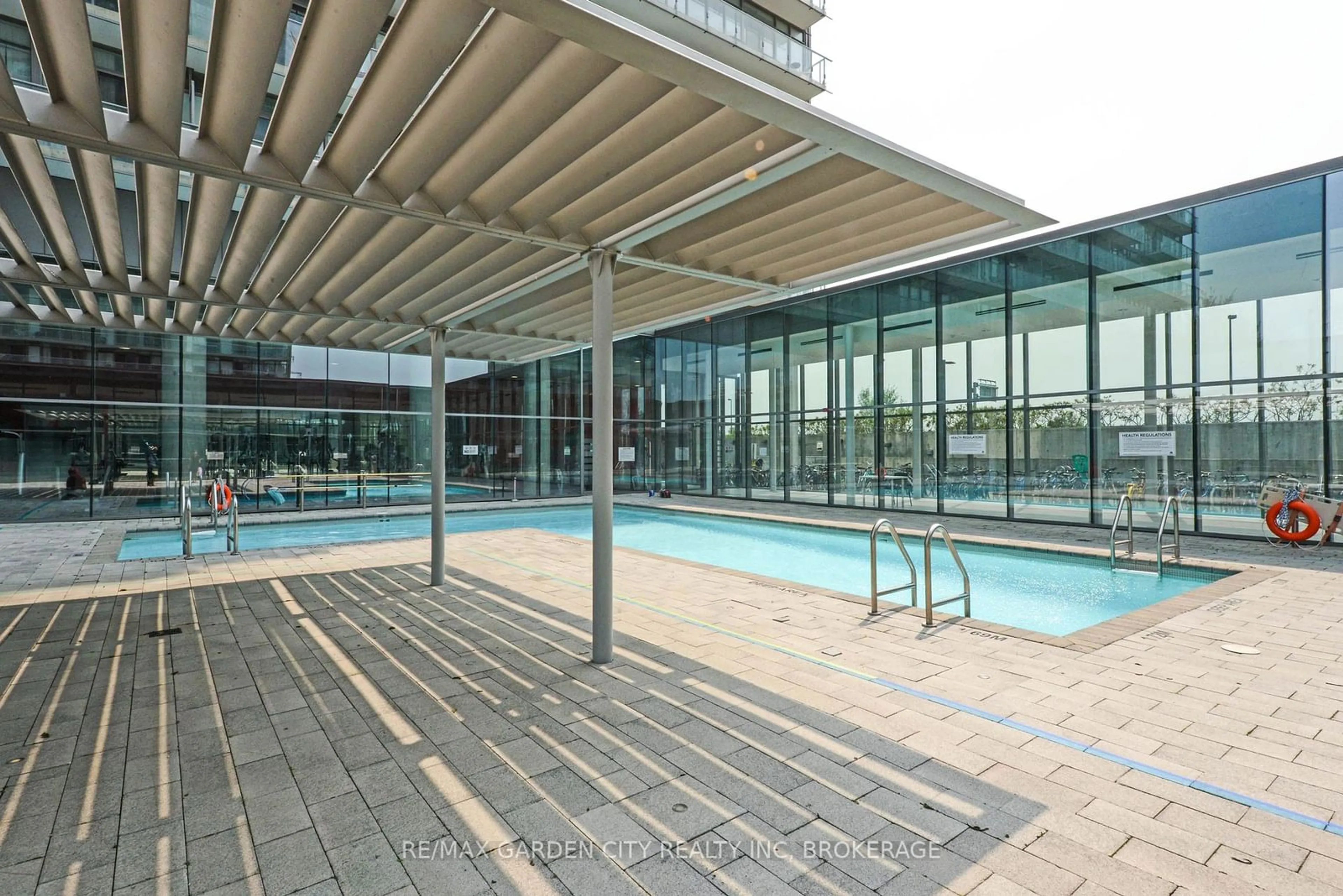 Indoor or outdoor pool for 103 The Queensway #405, Toronto Ontario M6S 5B3