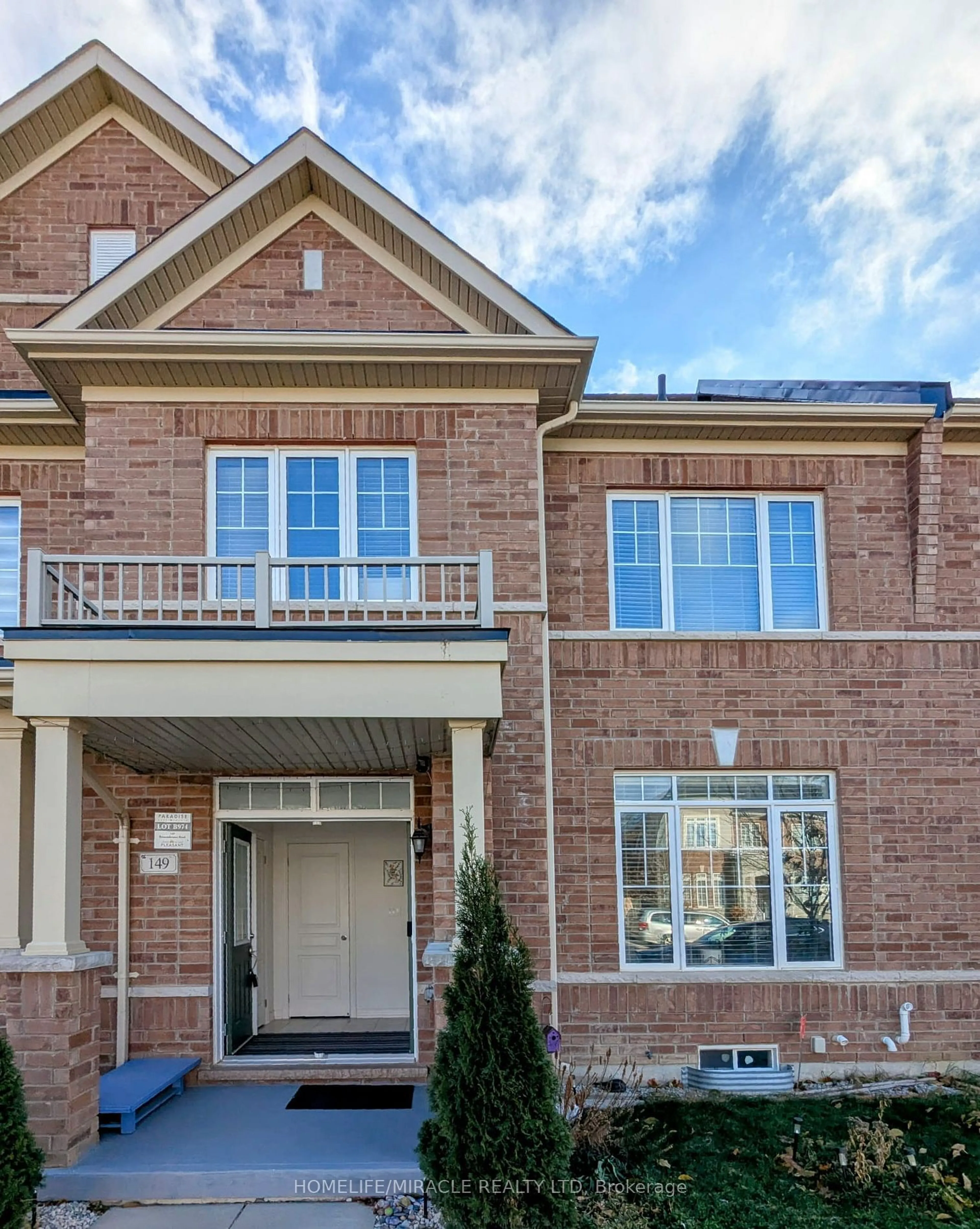 Home with brick exterior material for 149 Remembrance Rd, Brampton Ontario L7A 3Y2